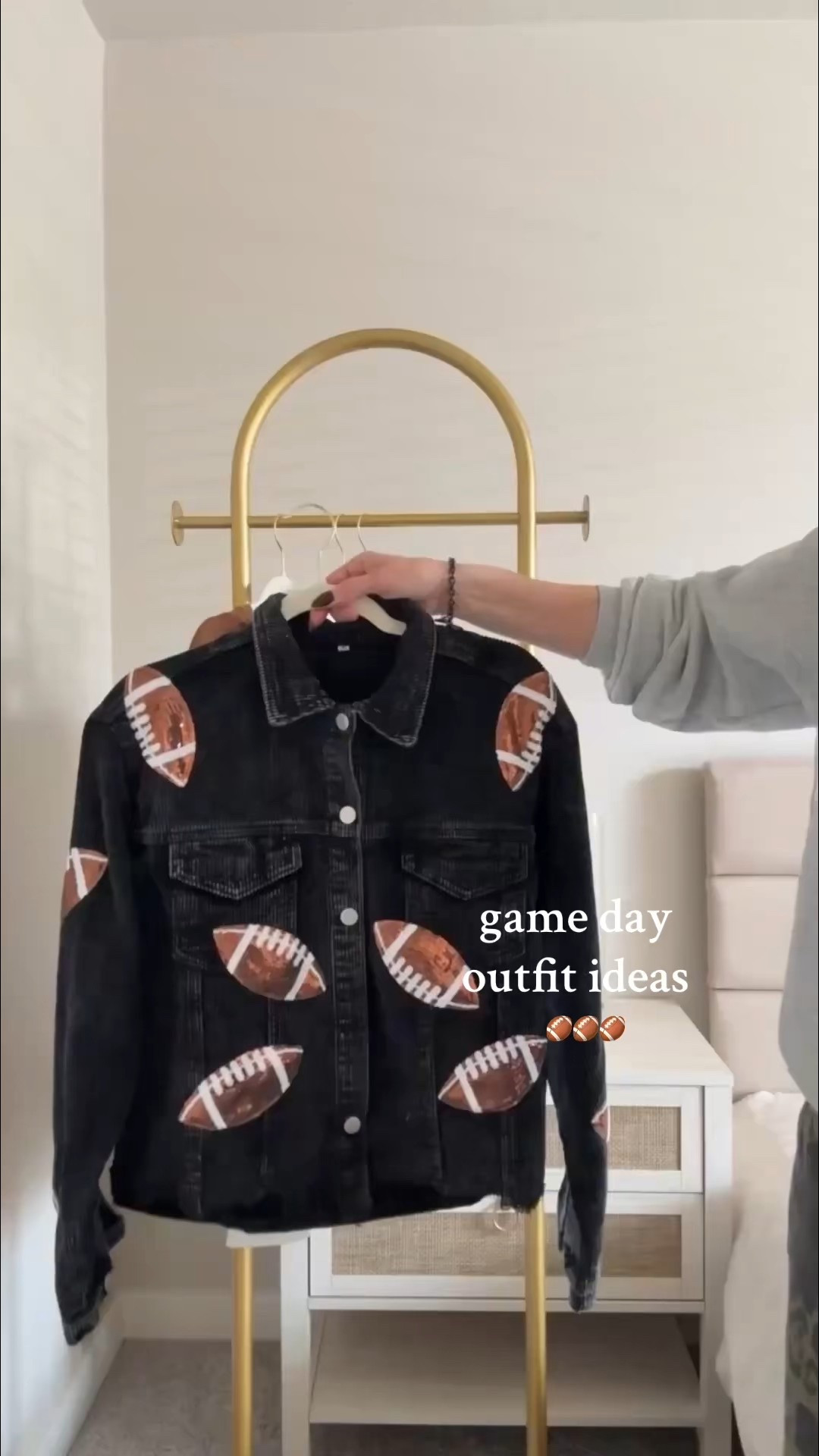 game day fits

footnall game day outfif ideas

foitball mom 