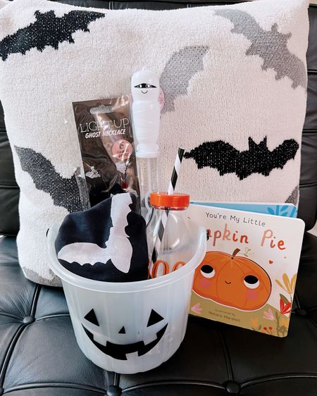 Halloween baskets for kids, Halloween treats and goodies for kids and toddlers


#LTKkids #LTKfamily #LTKHalloween