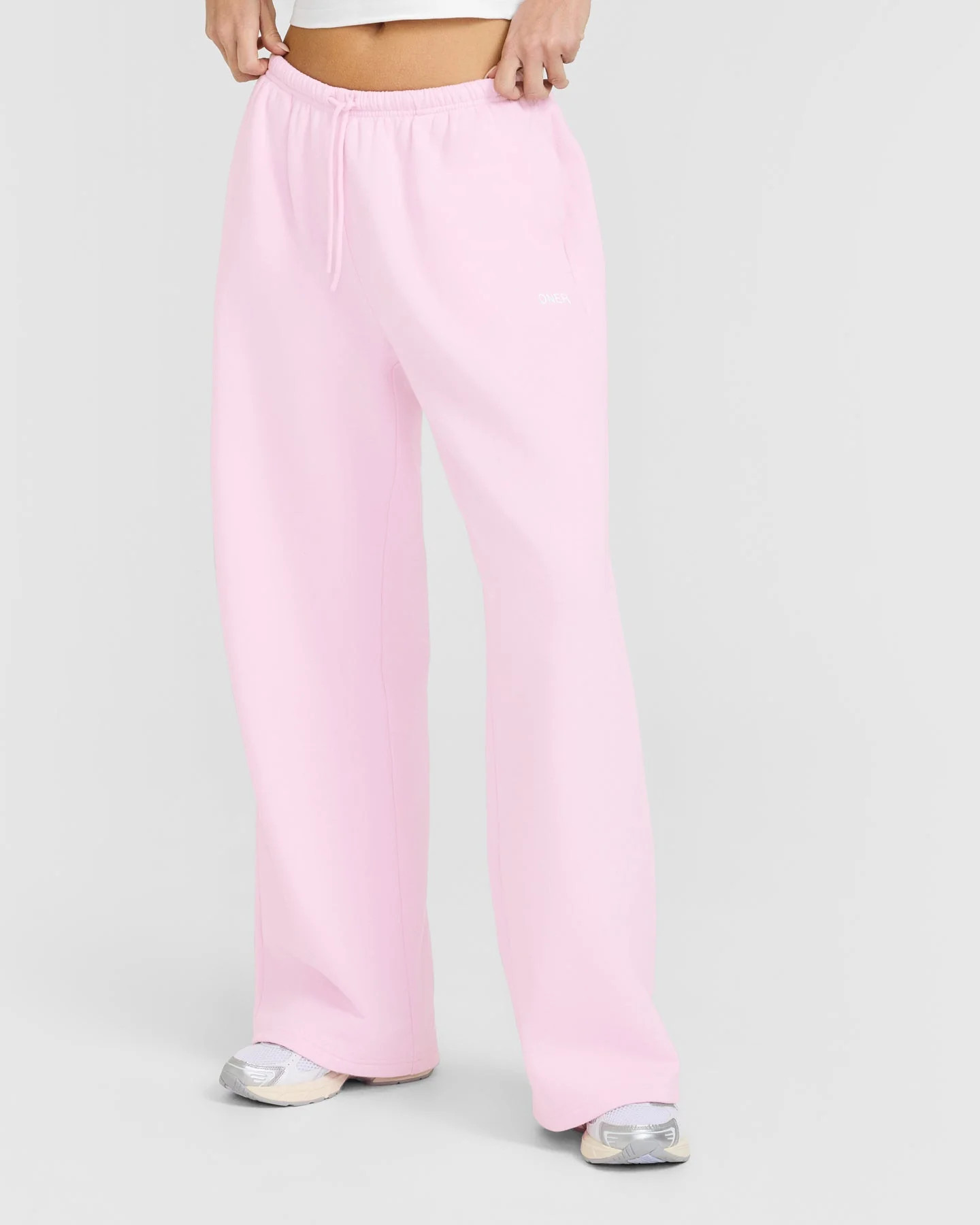 Mid Weight Relaxed Straight Leg Sweatpants | Chalk Pink | Oner Active (UK / US)
