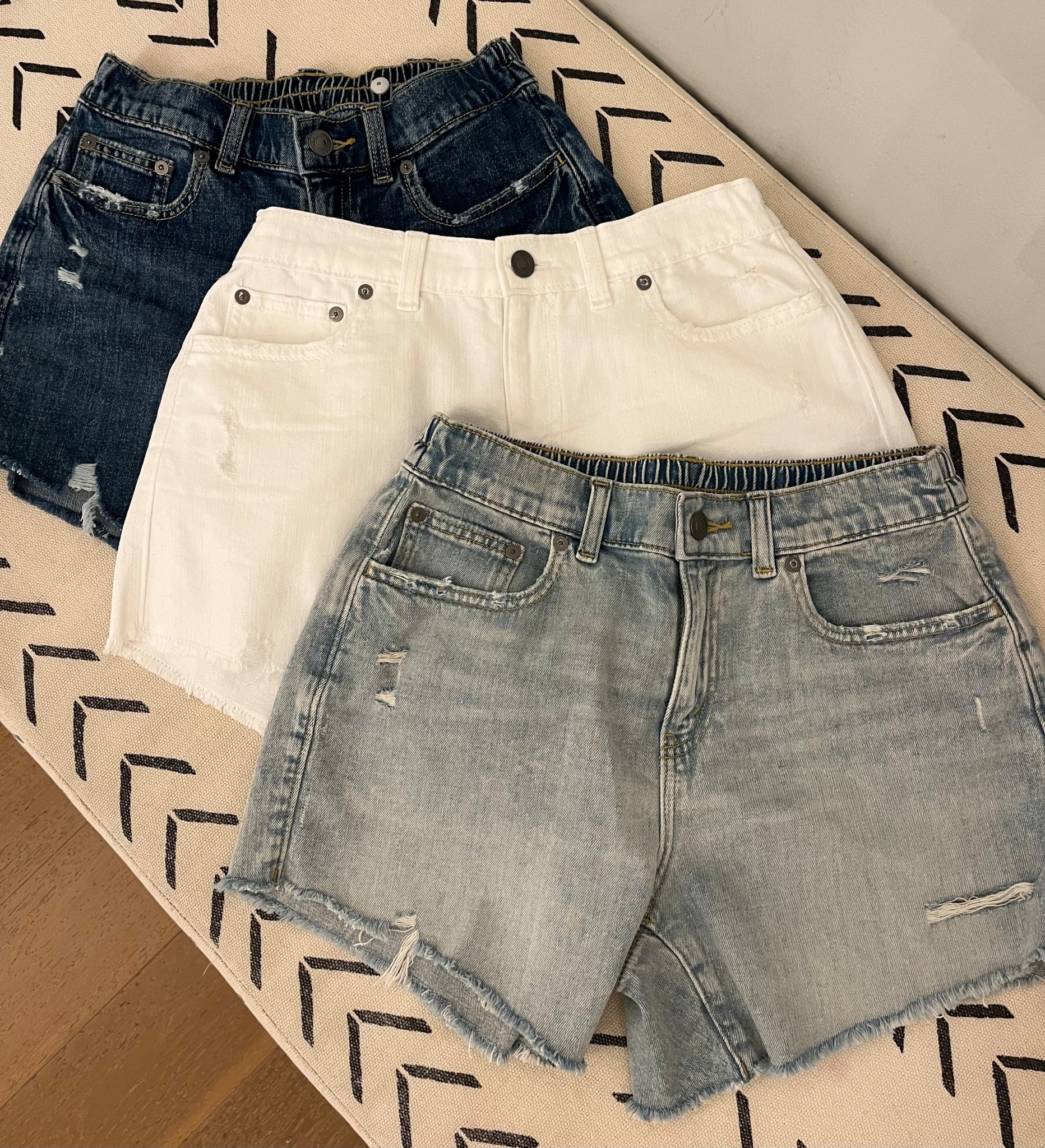 Aerie denim shorts are SO comfortable! Stretchy waistband 👌🏼 TTS. On Sale + Extra 35% Off w/ code: MORELOVE 

#LTKgrwm #LTKootd #LTKSaleAlert