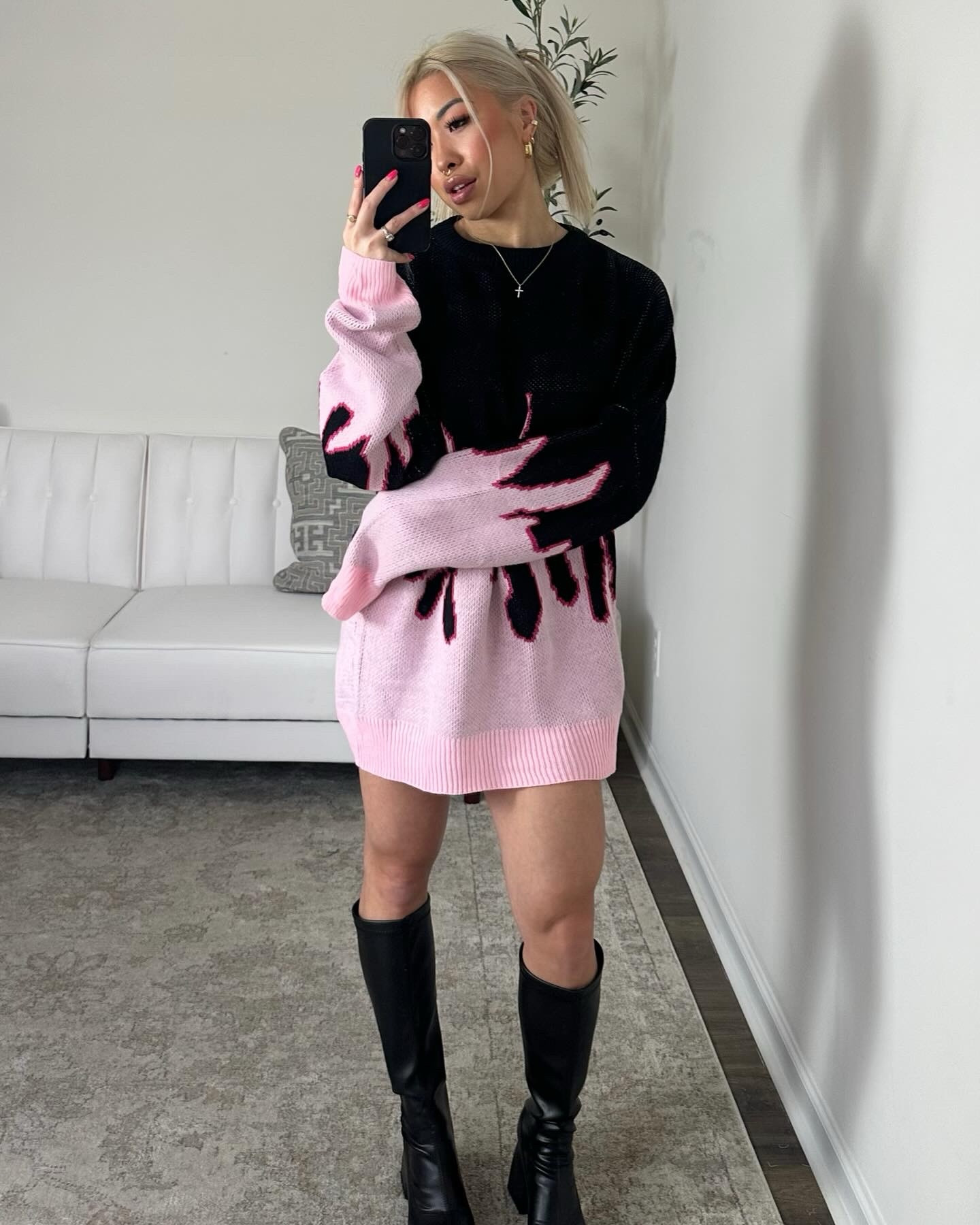 Sweater weeeeeather 🙌🏼 love this sweater and fit! Also these earring cuffs are my FAVVVV and so adorable 😍

#LTKSeasonal #LTKFindsUnder50 #LTKFallSale