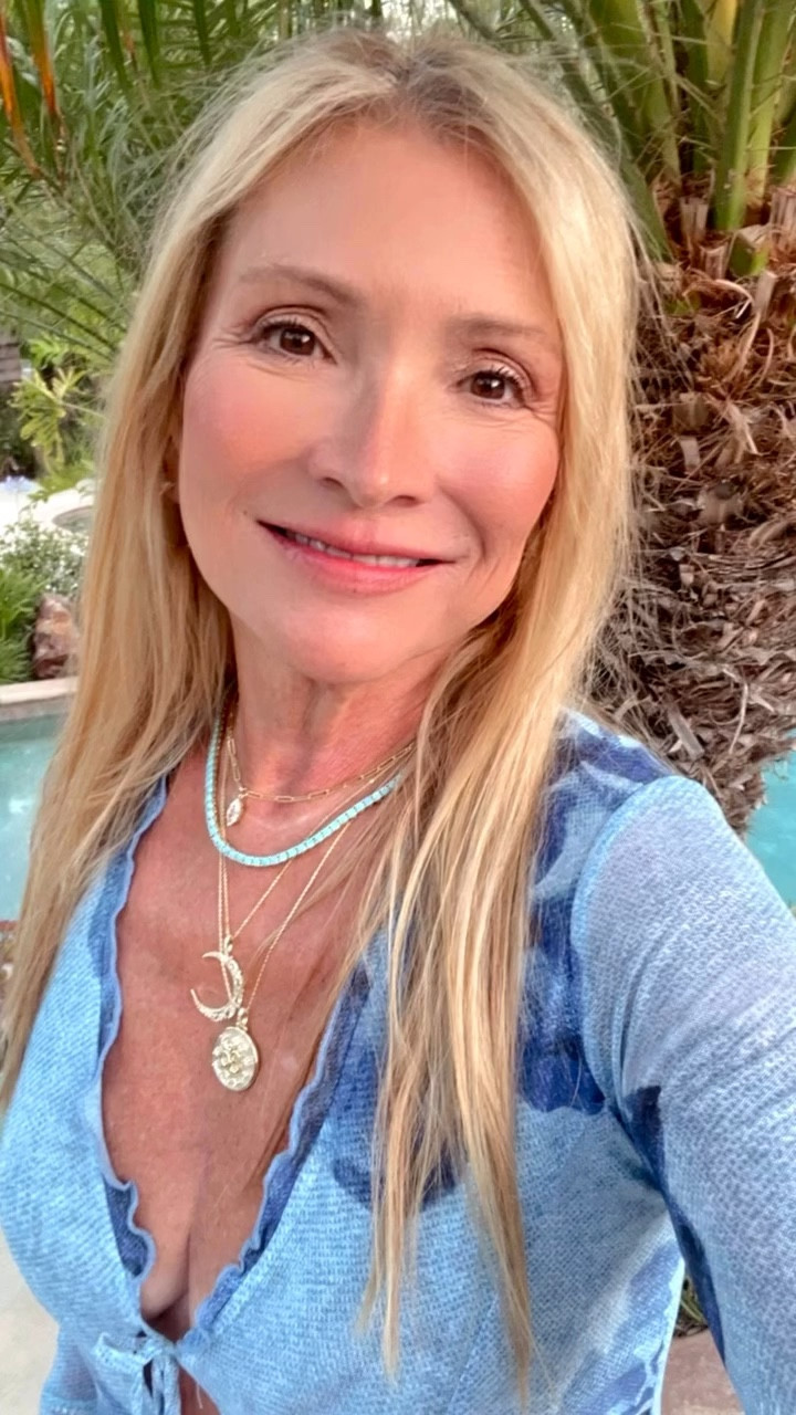 Good Vibes Only with the Om Medallion necklace from @melindamaria_jewelry. Shop these styles in my storefront - link in bio. Save 10% with code LINDA #mmgirls #jewelry #fashion #style