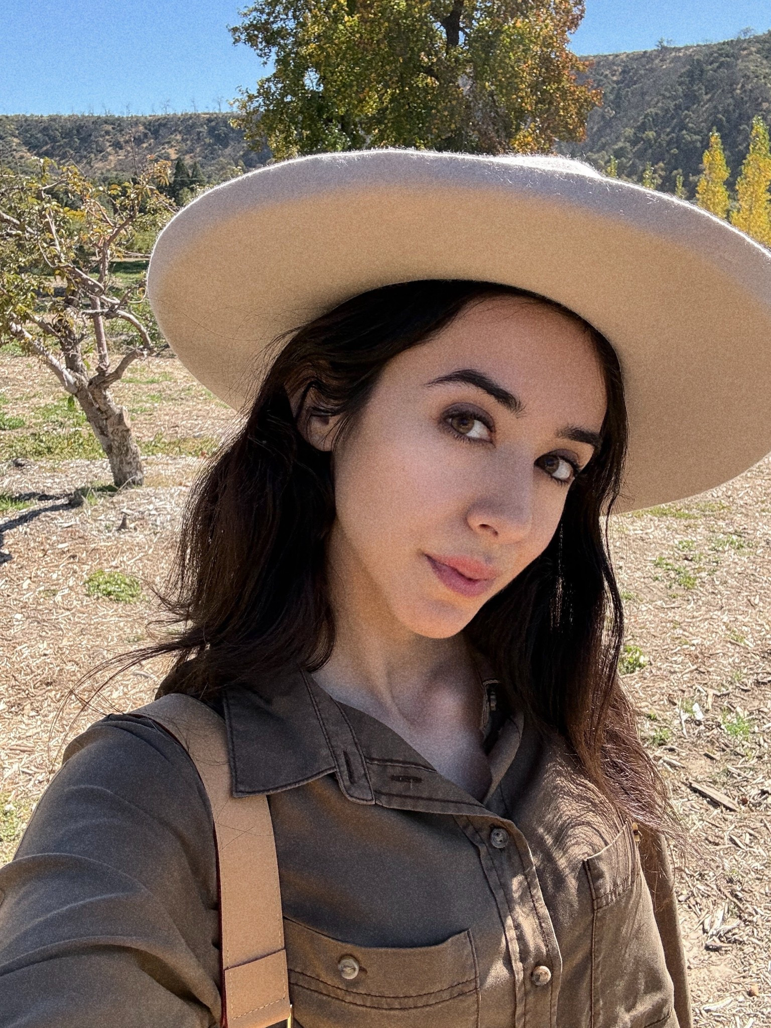 Apple orchards for days … 🍏 

Fedora 
Sanctuary brown blouse 


#LTKTravel #LTKSeasonal #LTKGiftGuide