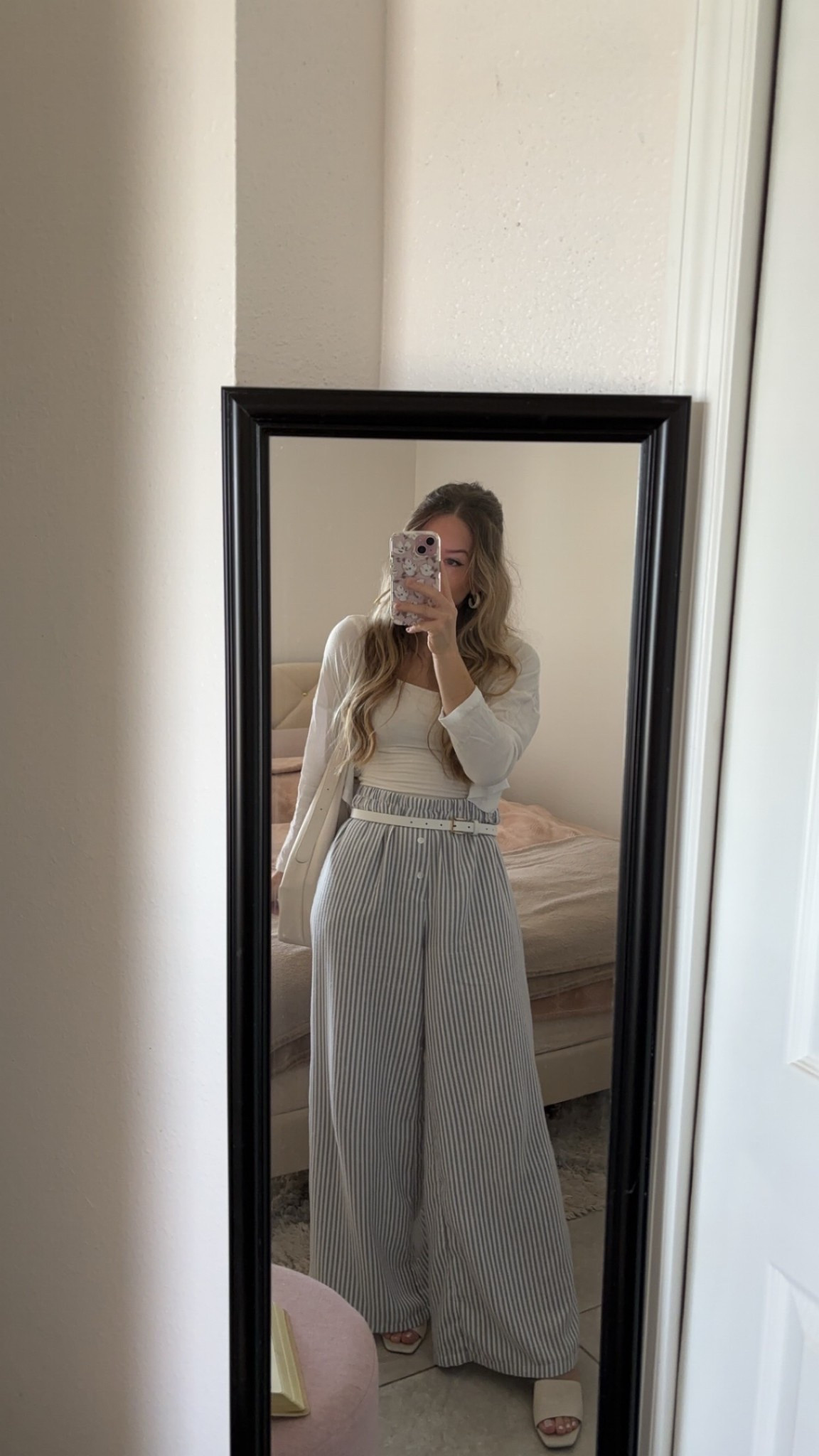 Casual spring outfit wearing striped blue pants🤍

#LTKootd #LTKSeasonal