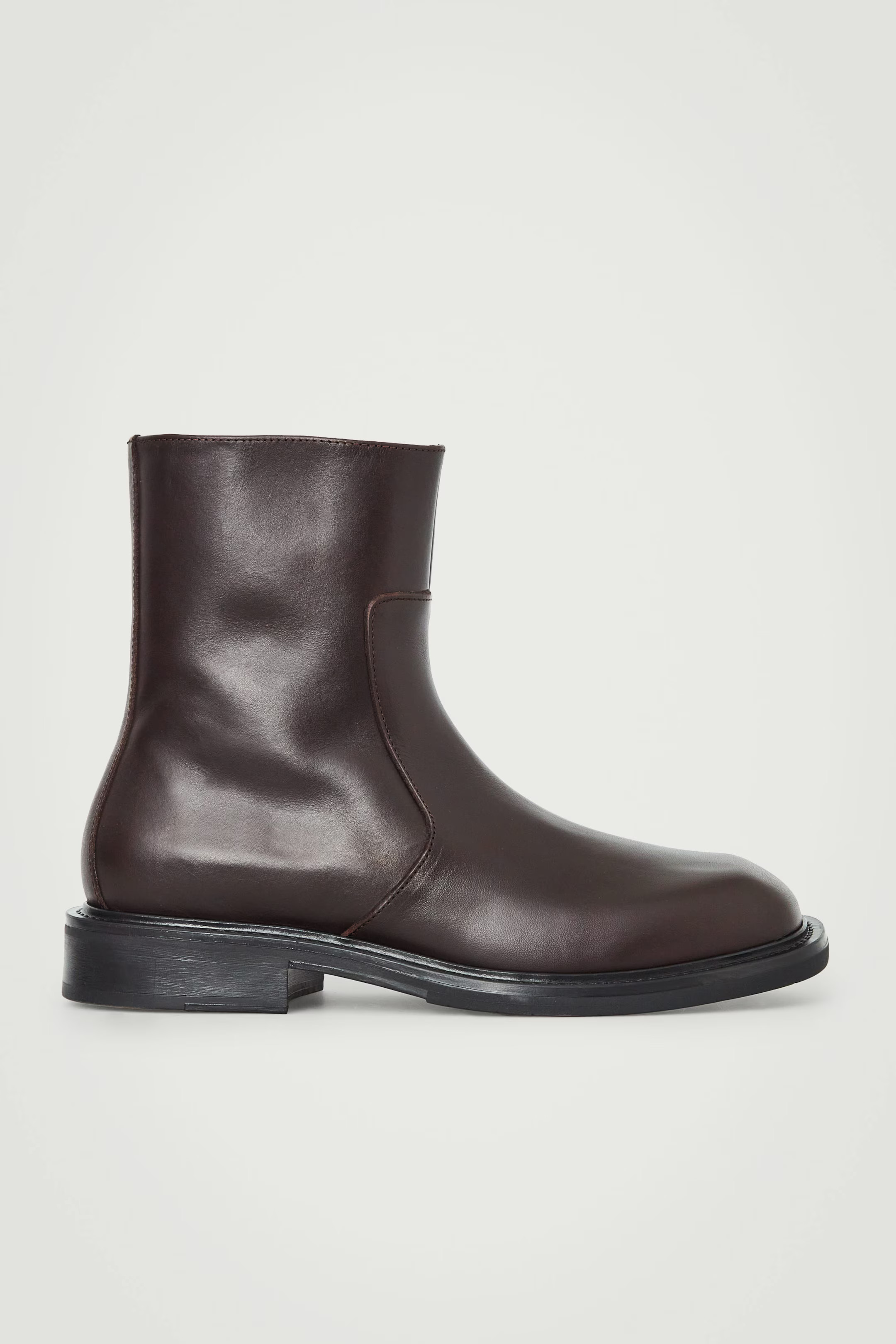 BOTAS CHELSEA DE PIEL CON PUNTERA CUADRADA - MARRÓN OSCURO | COS (EU)