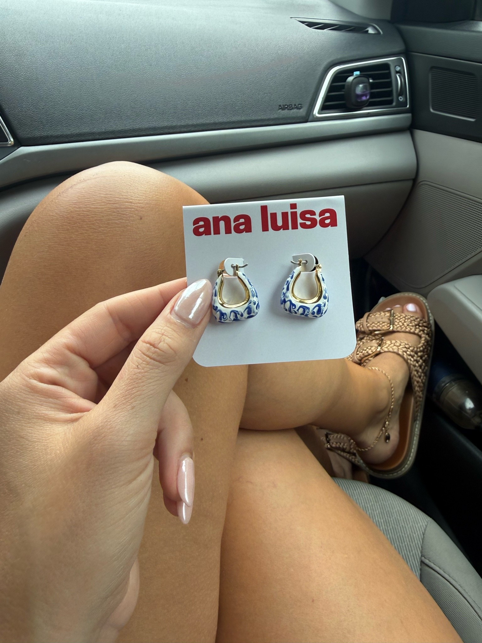 Blue and white + gold will always have my heart 💙🤍 These Ana Luisa earrings are such a fun statement piece while still being easy enough to wear with everyday summer outfits

#LTK #LTKStyle #LTKFinds #AnaLuisa #StatementEarrings #SummerStyle #GoldJewelry #JewelryLover #BlueAndWhite #EverydayStyle #SummerAccessories #ClassicStyle #VacationStyle #OOTD #AccessoryObsessed

#LTKgrwm #LTKdayinmylife #LTKSeasonal