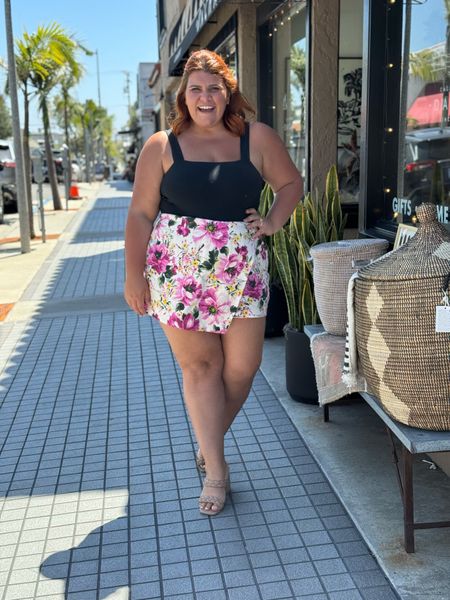 Paired this skirt from a matching set with a bodysuit for a more classic look! 🖤 wearing an XXL in bottom, XL on top! 

#LTKplussize #LTKworkwear #LTKmidsize