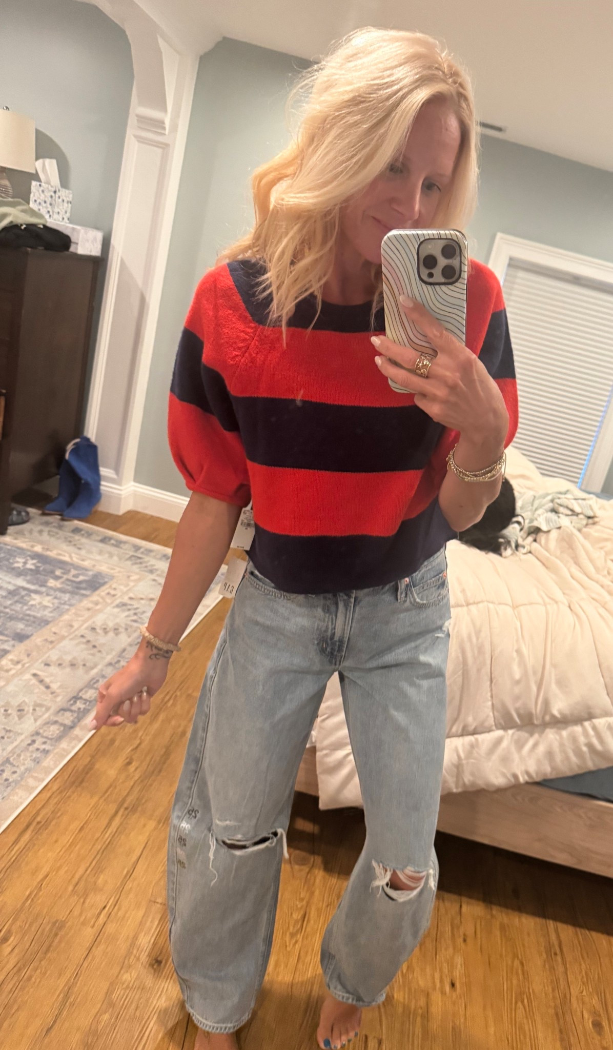 Cropped short sleeve sweater
Barrel jean
Horseshoe jean


#LTKOver40 #LTKFindsUnder50 #LTKFindsUnder100