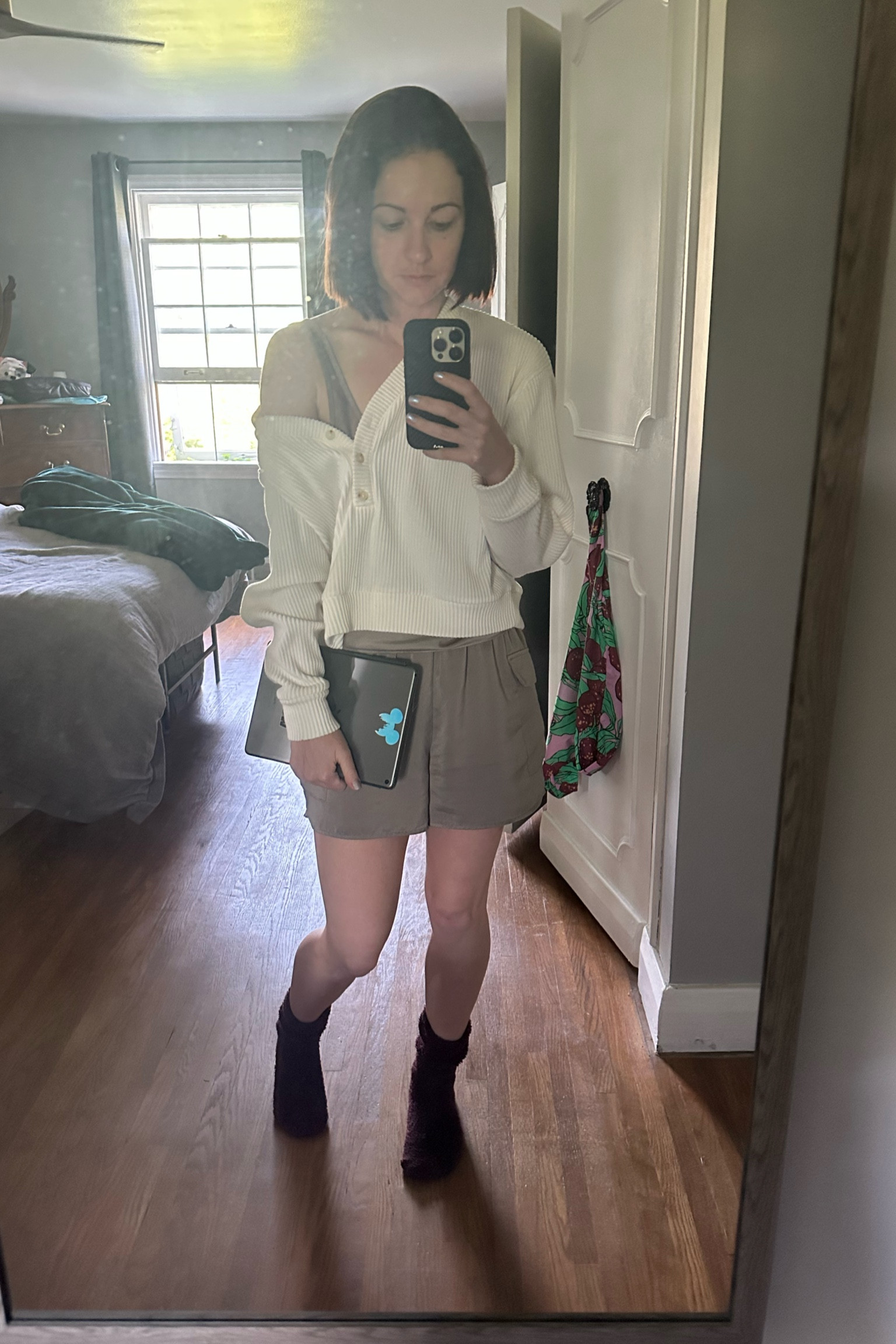 Lazy mornings on the couch. 

# Pjs
#Fuzzy socks
#Coldmornings  
#lazymorningoutfit
#ootd

#LTKFindsUnder100