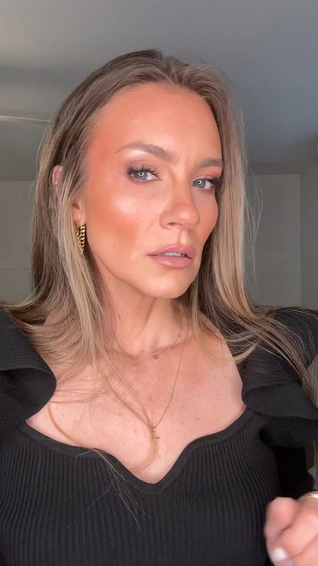 How to contour nose with favorite makeup products!

Bronzer hoola benefit sephora ulta contour and highlight makeup routine 

#LTKunder50 #LTKbeauty #LTKFind