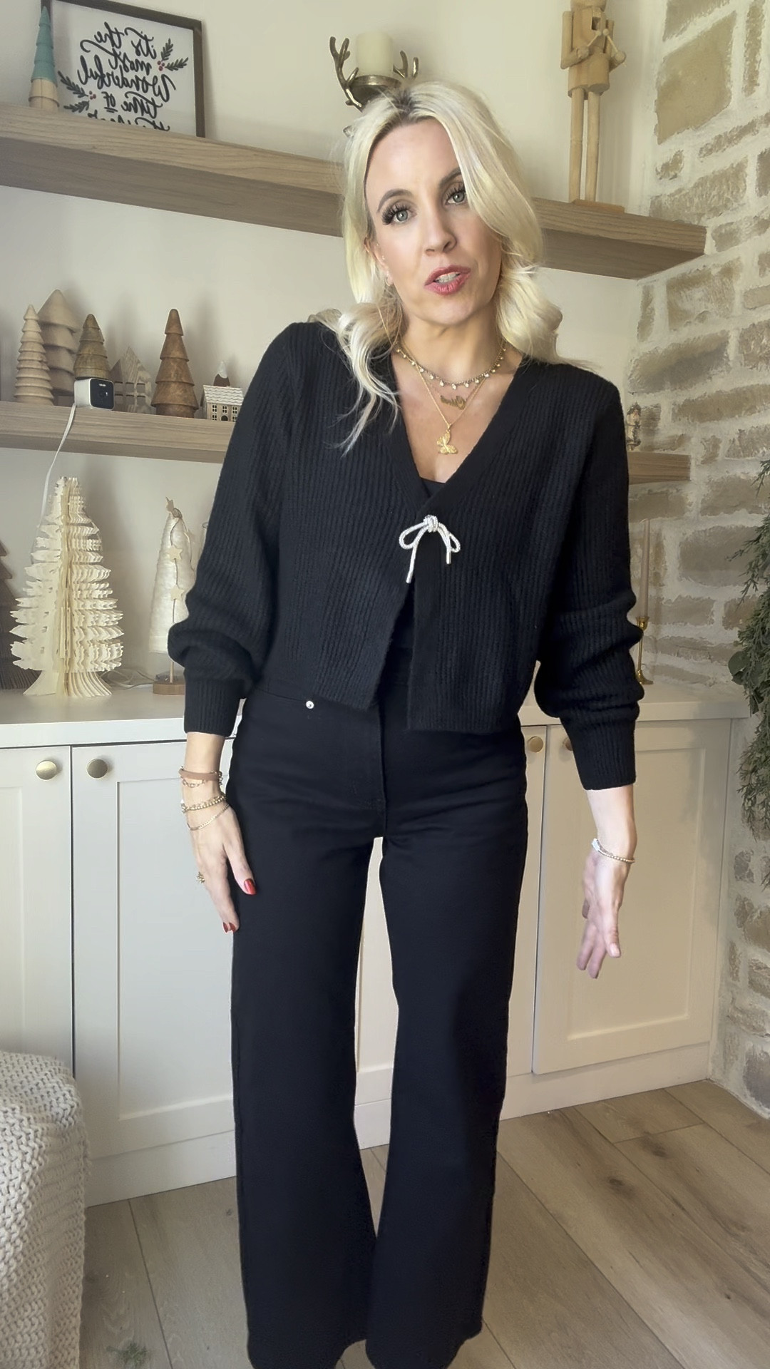 Here is the black! I love an all black look! I’m wearing a size large! 

#LTKFindsUnder50 #LTKFindsUnder100 #LTKStyleTip
