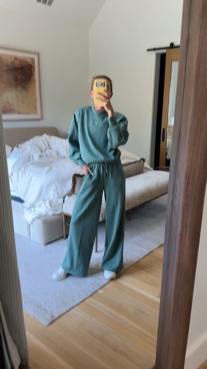 Target matching set 💚💚 softest material without feeling heavy or bulky! 👏🏼 Runs a little oversized