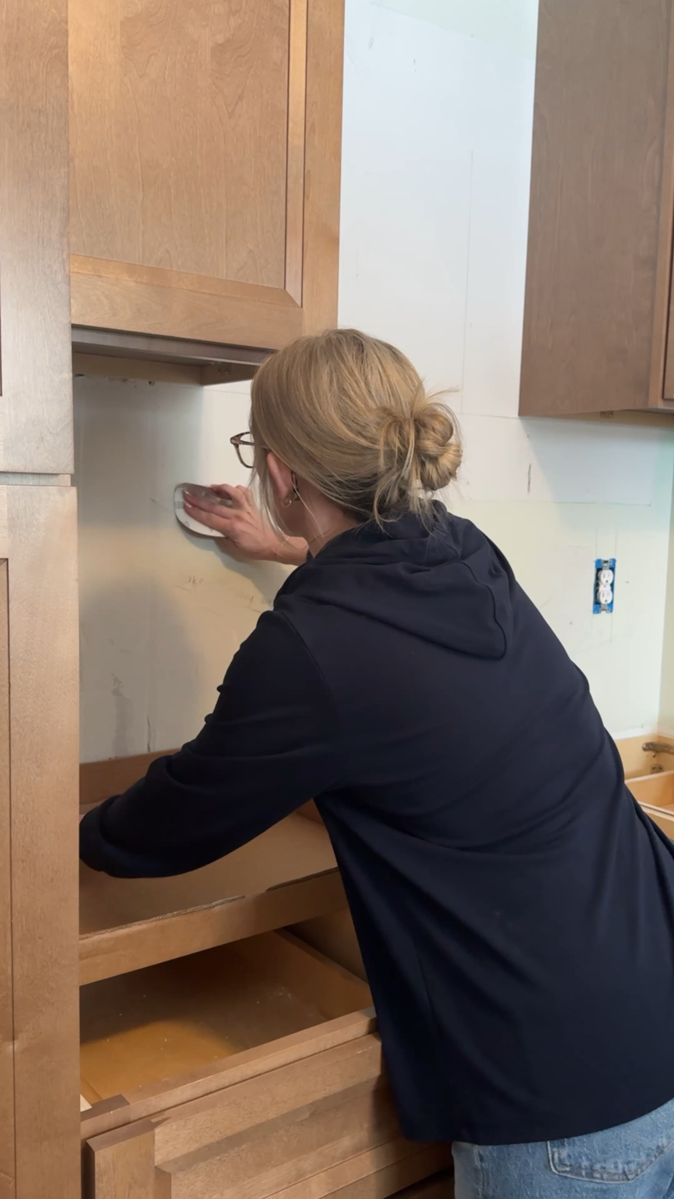 Sanding the wall smooth and installing the MusselBound tile adhesive mat so that we can start tiling!! This stuff is awesome because you can use this instead of thinset. You just apply the tile directly to it (it’s crazy sticky!) and then you grout like normal!

#LTKHome
