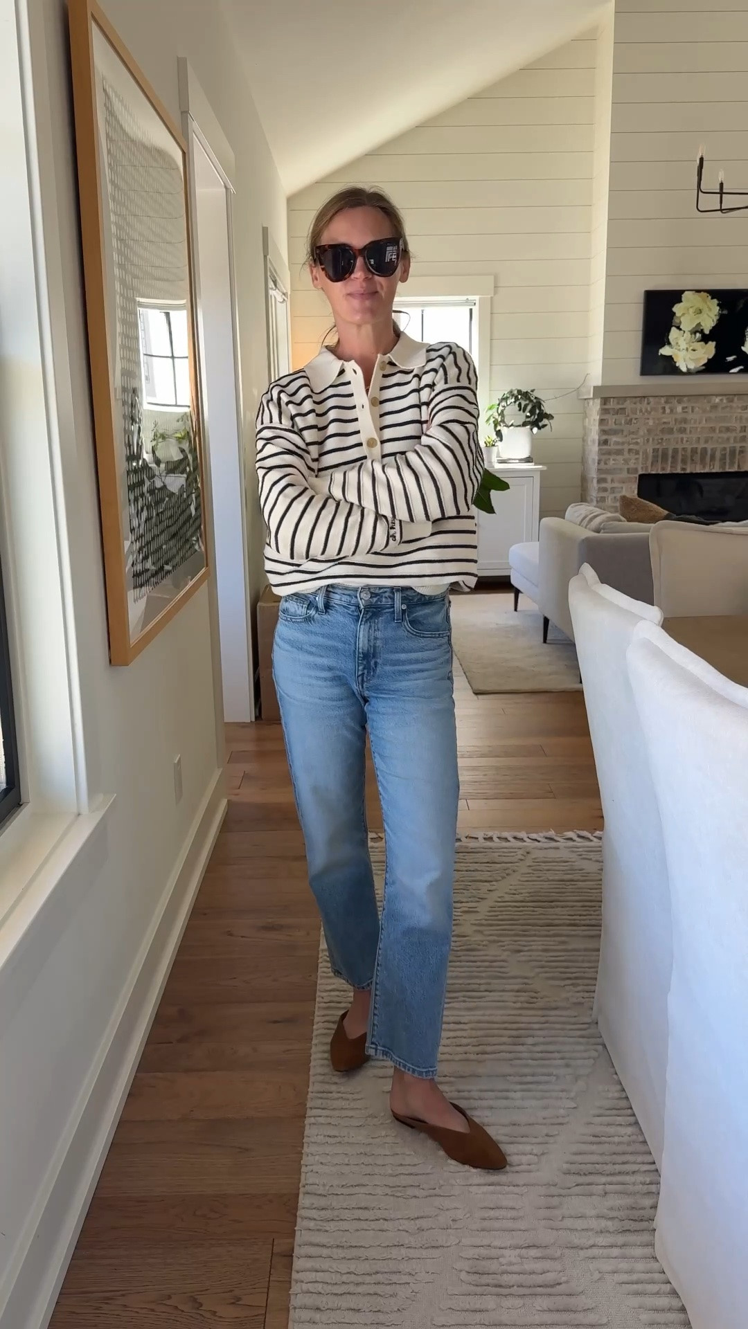 Sweater size small
Jeans a size 26 (I went up a size)