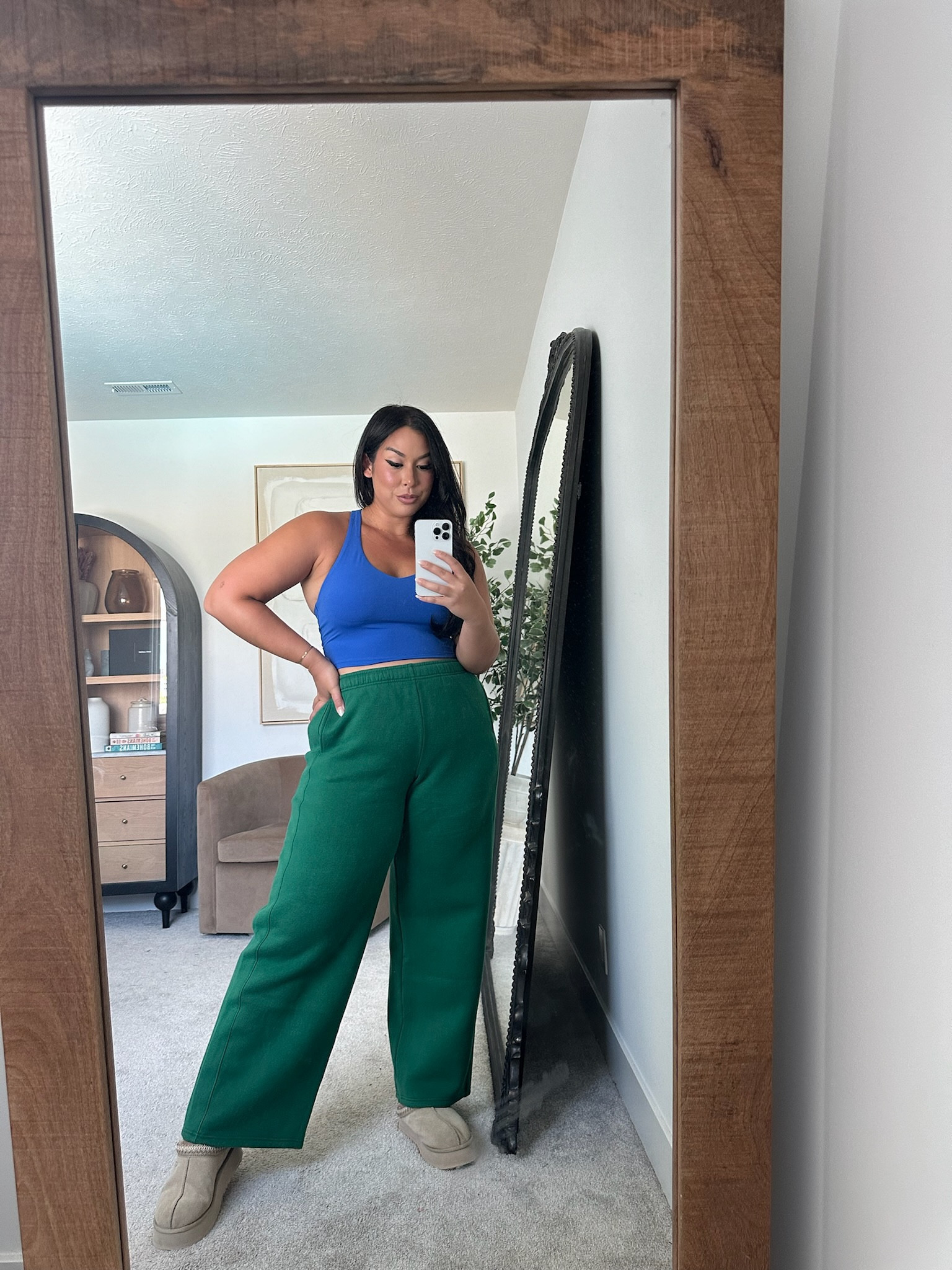 Aerie Loungewear Outfit Idea 🖤 wearing a large in everything!
-
-
-
Casual midsize outfit, midsize curvy ootd, loungewear style, flannel outfit, athleisure style, sweatpants, leggings outfit, work from home outfit

#LTKActive #LTKStyleTip #LTKMidsize