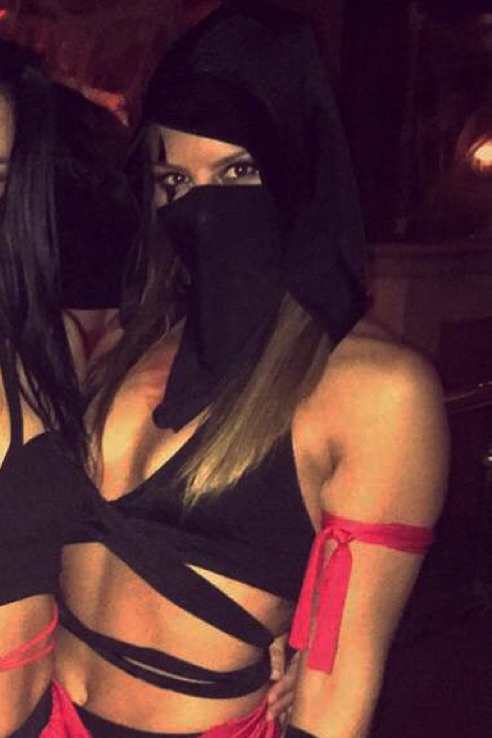 DIY Women’s ninja costume

Halloween costume, easy costume, ninja costume, ninja accessories, Amazon costume  