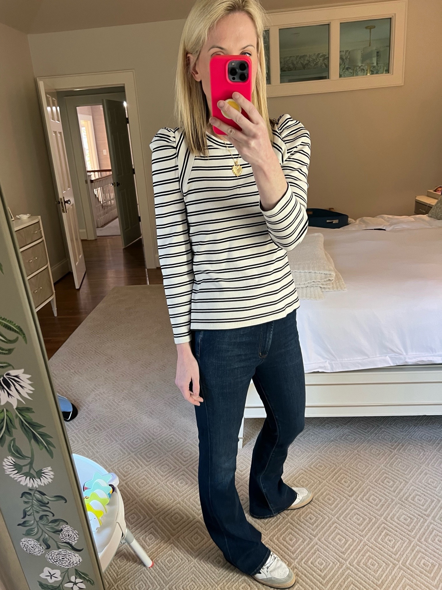 My flared jeans are 25% off. They are SO comfy and flattering !

#LTKsalealert #LTKCyberWeek #LTKstyletip