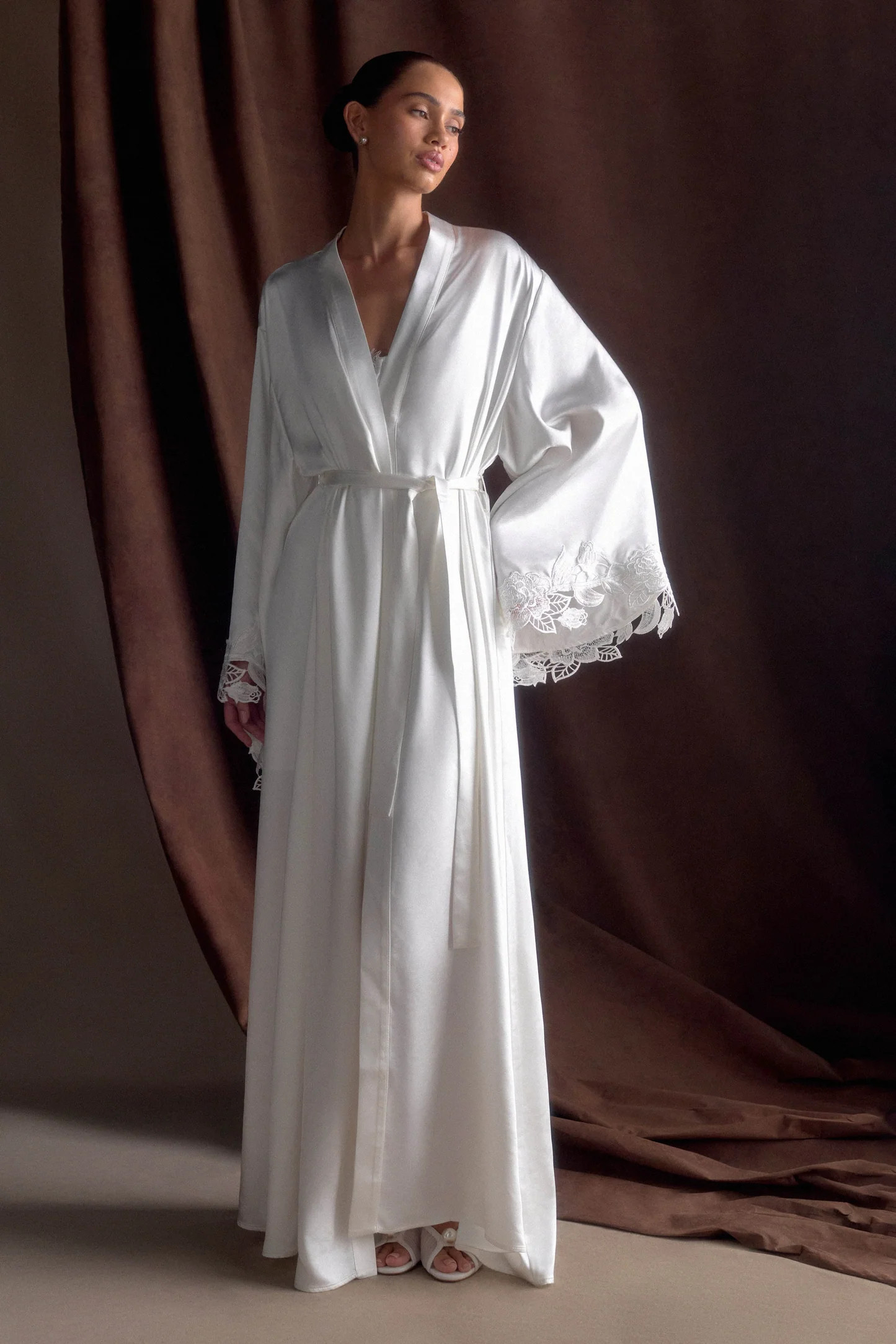 Sullivan Satin Bridal Robe With Lace - Ivory | MESHKI US