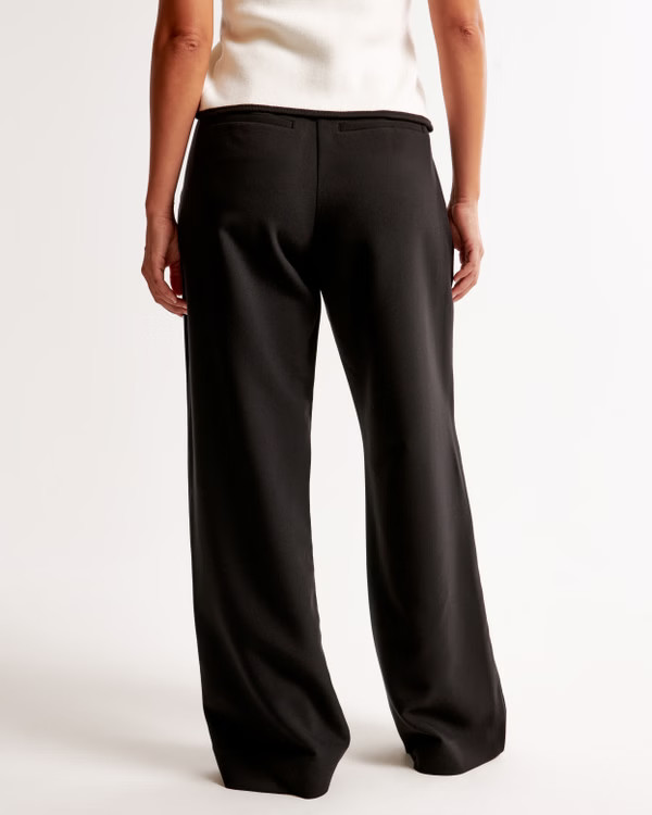 Women's Curve Love A&F Sloane Low Rise Tailored Wide Leg Pant | Women's Bottoms | Abercrombie.com | Abercrombie & Fitch (UK)