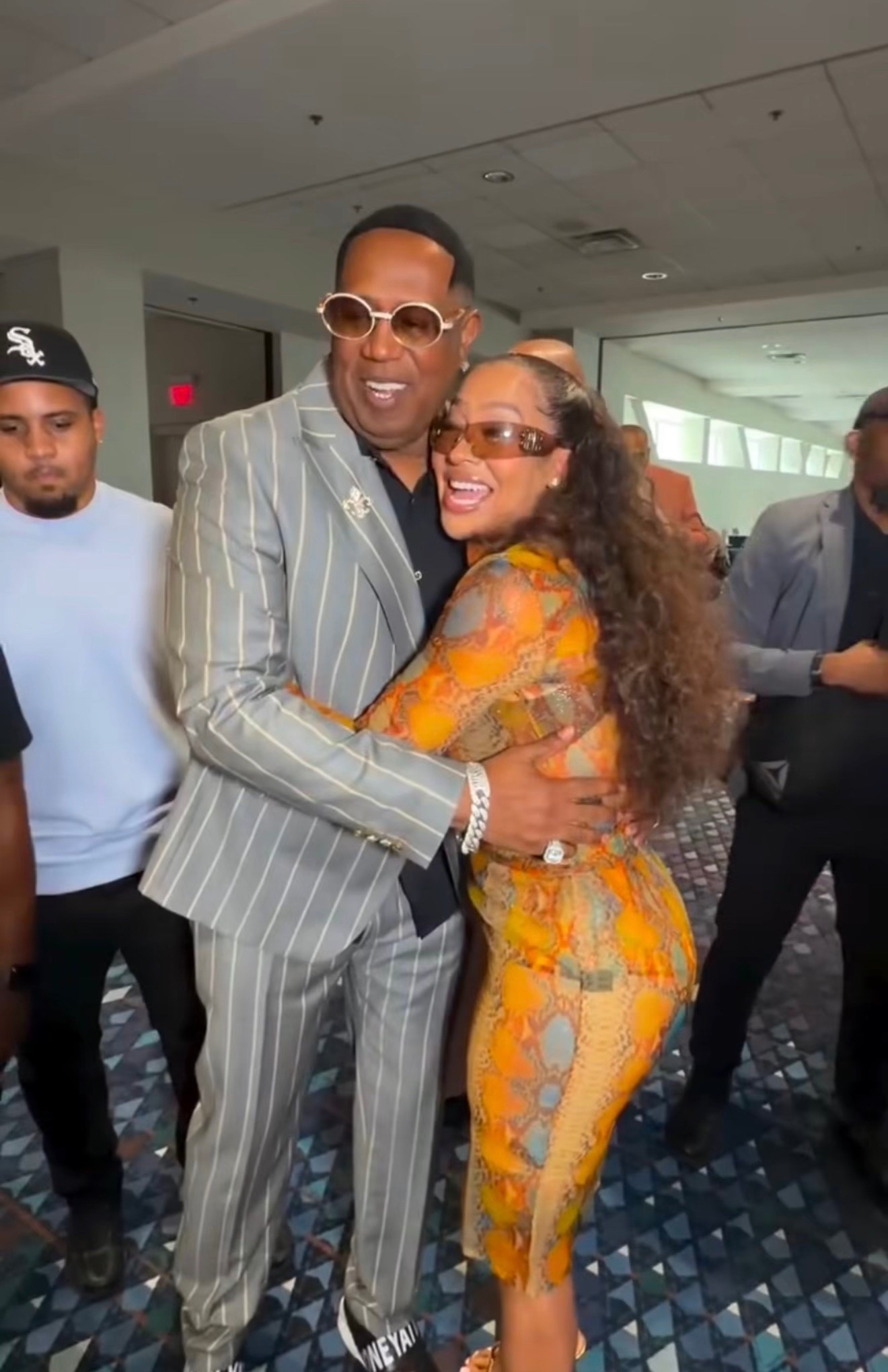 You Ask We Answer! @marshunchristan writes, “Work your magic please!!” @LaLa and @MasterP linked up before hitting the stage as judges for @EarnYourLeisure’s Invest Fest Pitch Competition, with @LaLaAnthony in a $1,845 @LaQuan_Smith snake-print set — the $1,150 Pleat Front Long Sleeve Blouse and $695 Pencil Skirt. Hot! Or Hmm..?

📸

#LaLaAnthony #LaLaAnthonyFBD #LaquanSmith #InvestFest