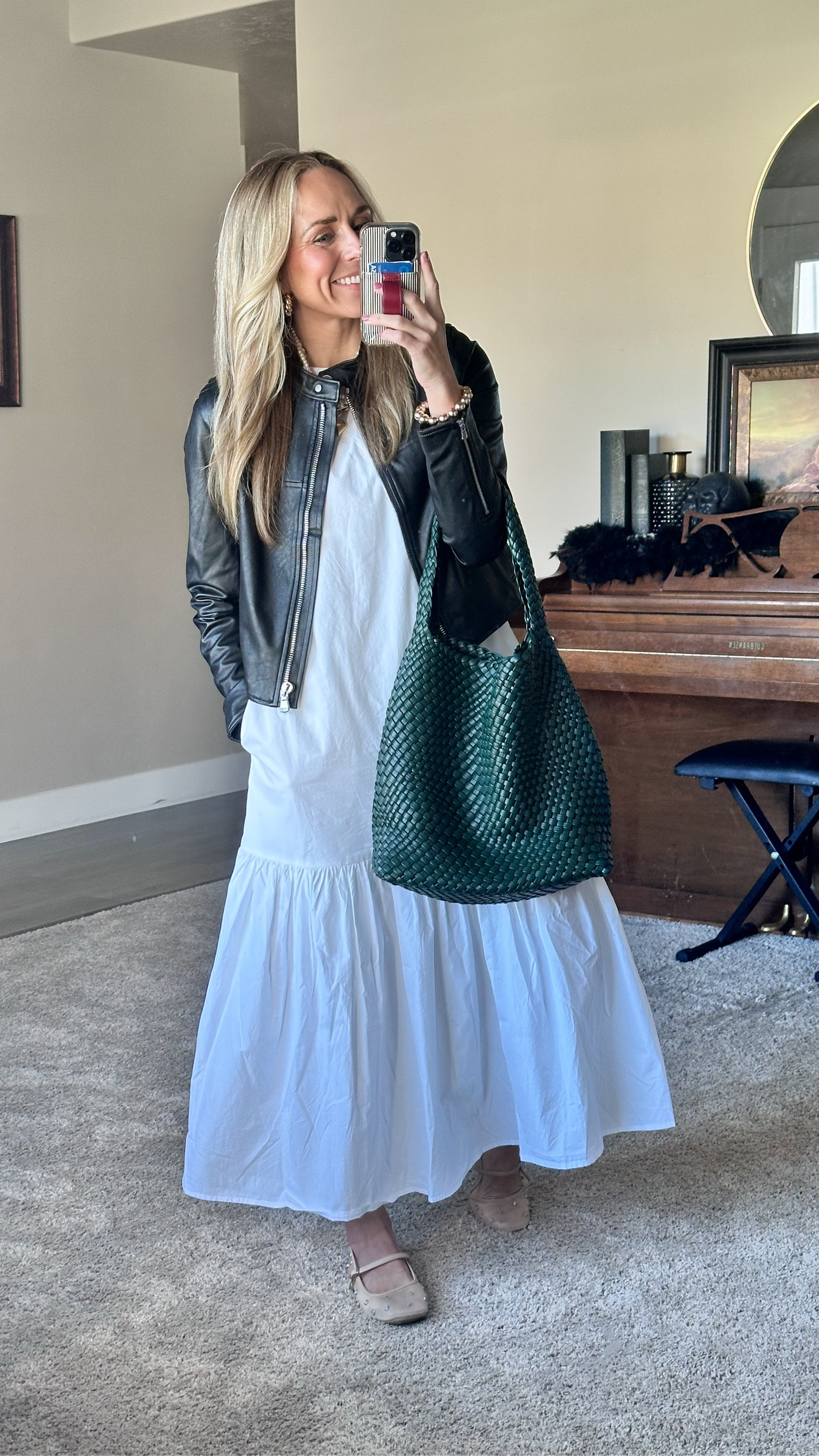 This is such a fun mom outfit! Can be worn all year and everything can be worn different ways! 

#LTKStyleTip #LTKFindsUnder100