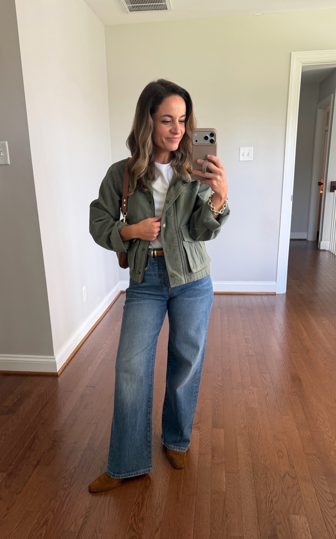 Two of my favorite styles of jeans styled for summer to early and late fall! 

Madewell Perfect Vintage Wide Leg: petite 24 - 10 3/8” rise 28” inseam 

Late Fall
T-Shirt (Old Navy): xs  
Jacket (Abercrombie): xxs 
Boots (Steve Madden)

Transitional outfits / early fall outfits / petite jeans

#LTKPetite