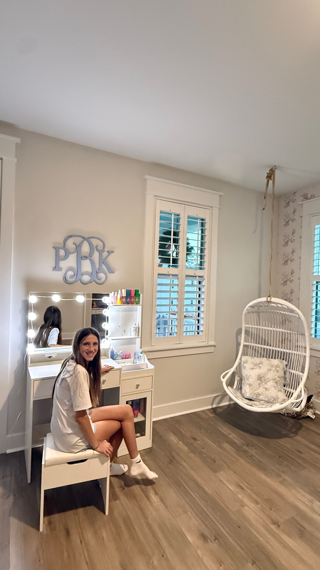 Vanity for teen’s bedroom, light up vanity, preteen bedroom 

#LTKHome #LTKKids #LTKGiftGuide