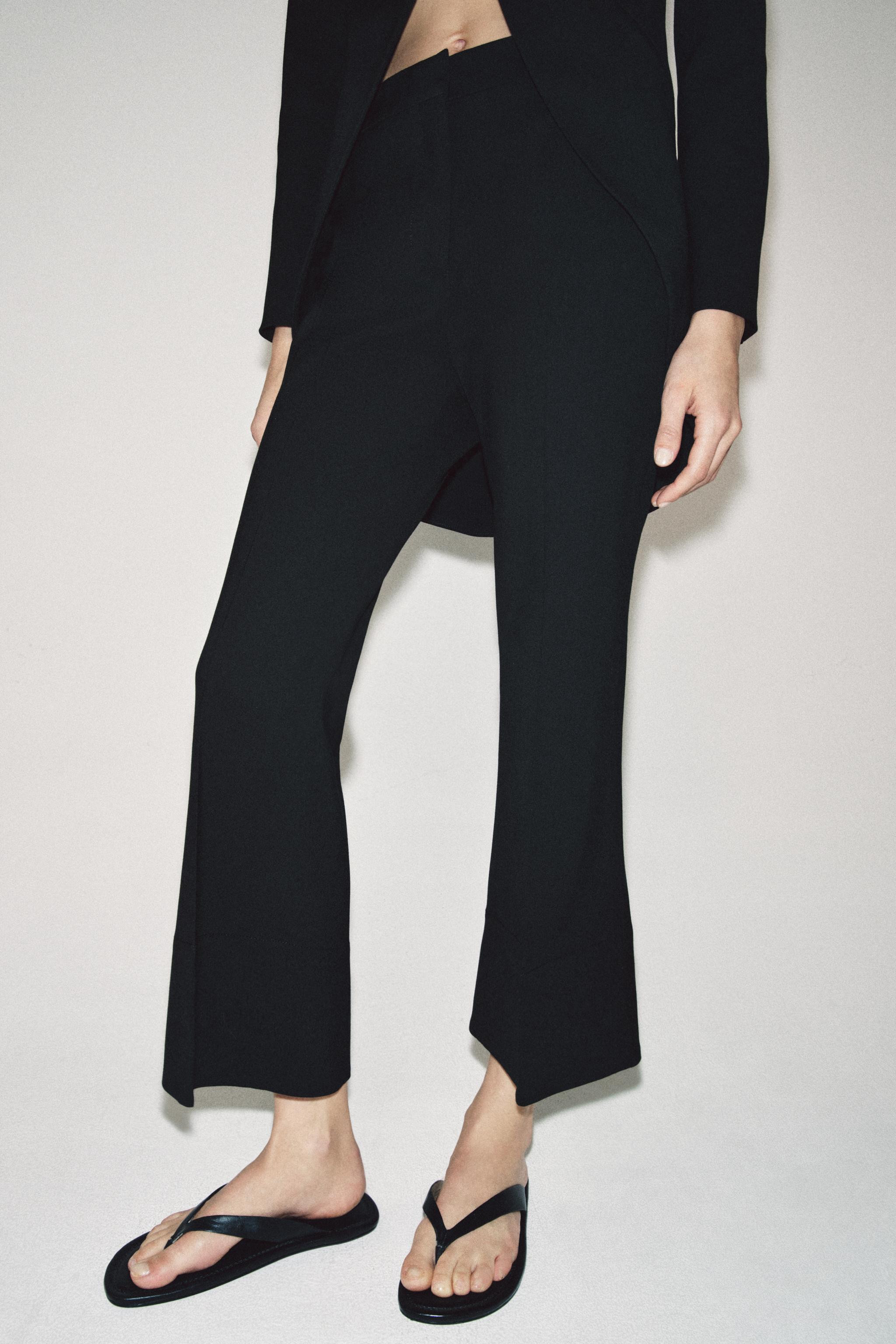 Gr\u00f6\u00dfe des Models: 179 cmZARA WOMAN COLLECTIONHose mit mittelhohem Bund aus Wollmischgar... | Zara DE