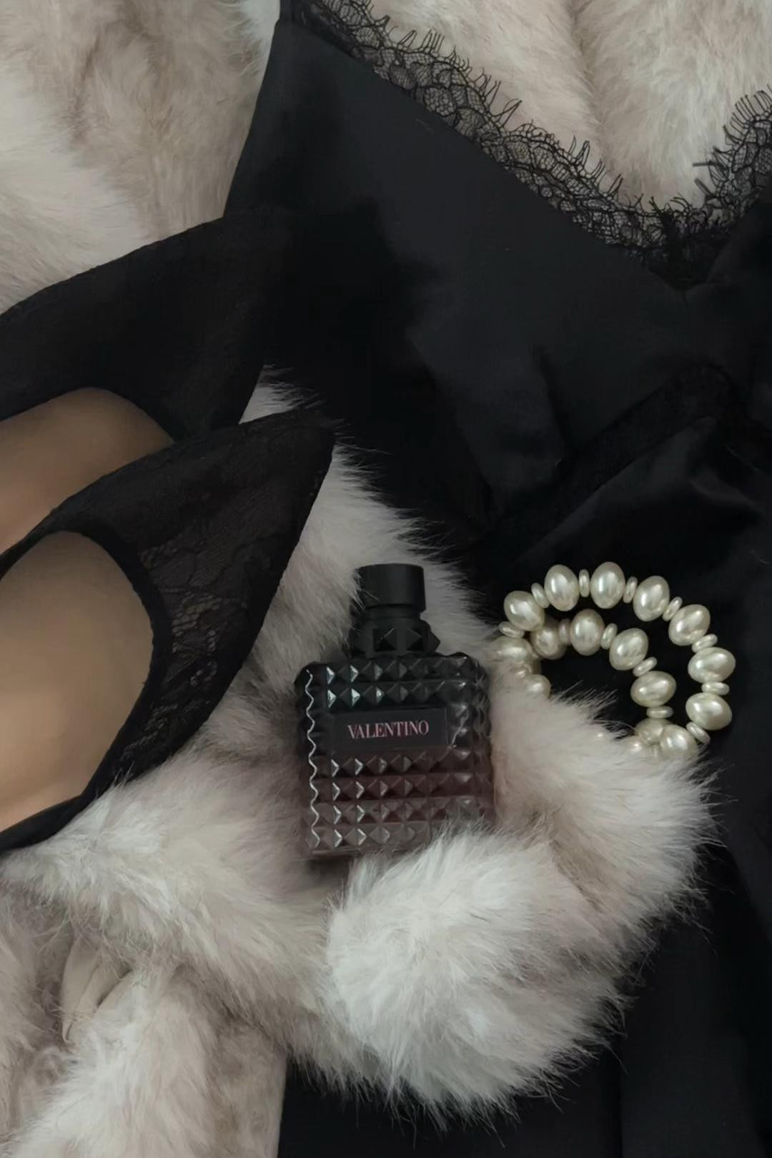 The best winter scent there is — warm notes of vanilla, jasmine, & amber 

#LTKGiftGuide #LTKBeauty #LTKHoliday