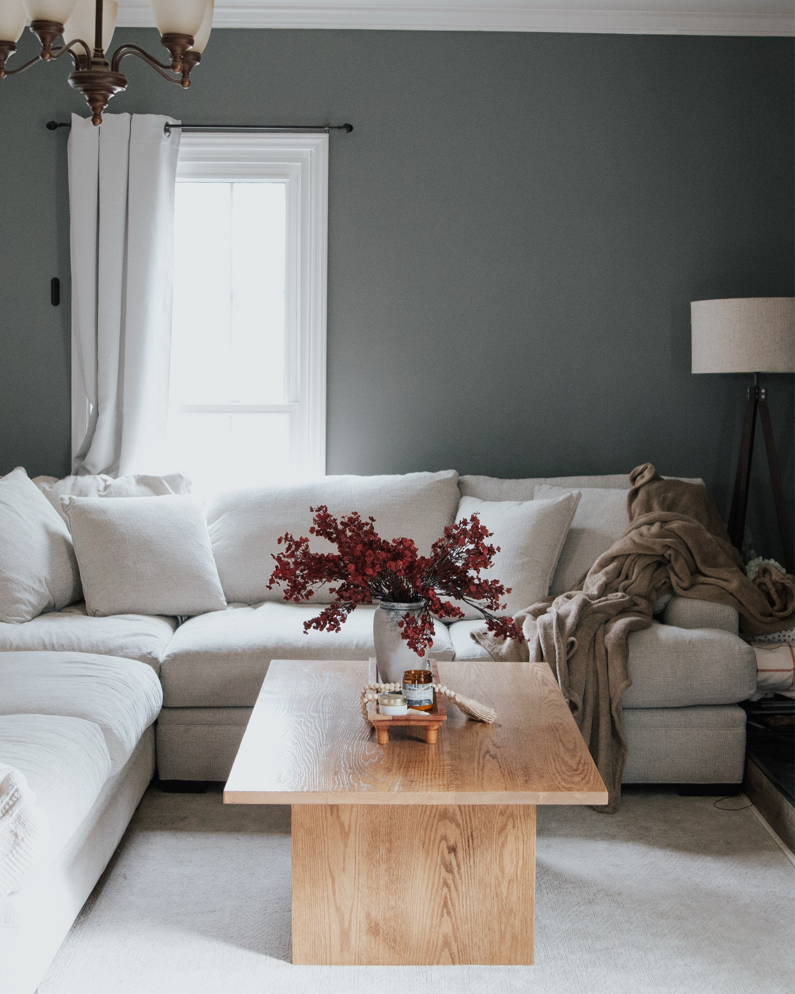 Living room inspo
Living room decor
Home decor

#LTKHome #LTKMostLoved #LTKFindsUnder100