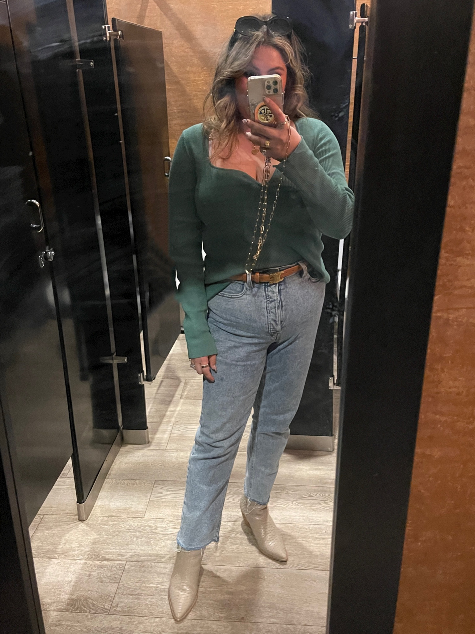 Better look at my outfit! 

I loved this look and i think it’ll be on repeat all year long! 

#LTKSeasonal #LTKmidsize #LTKCyberWeek