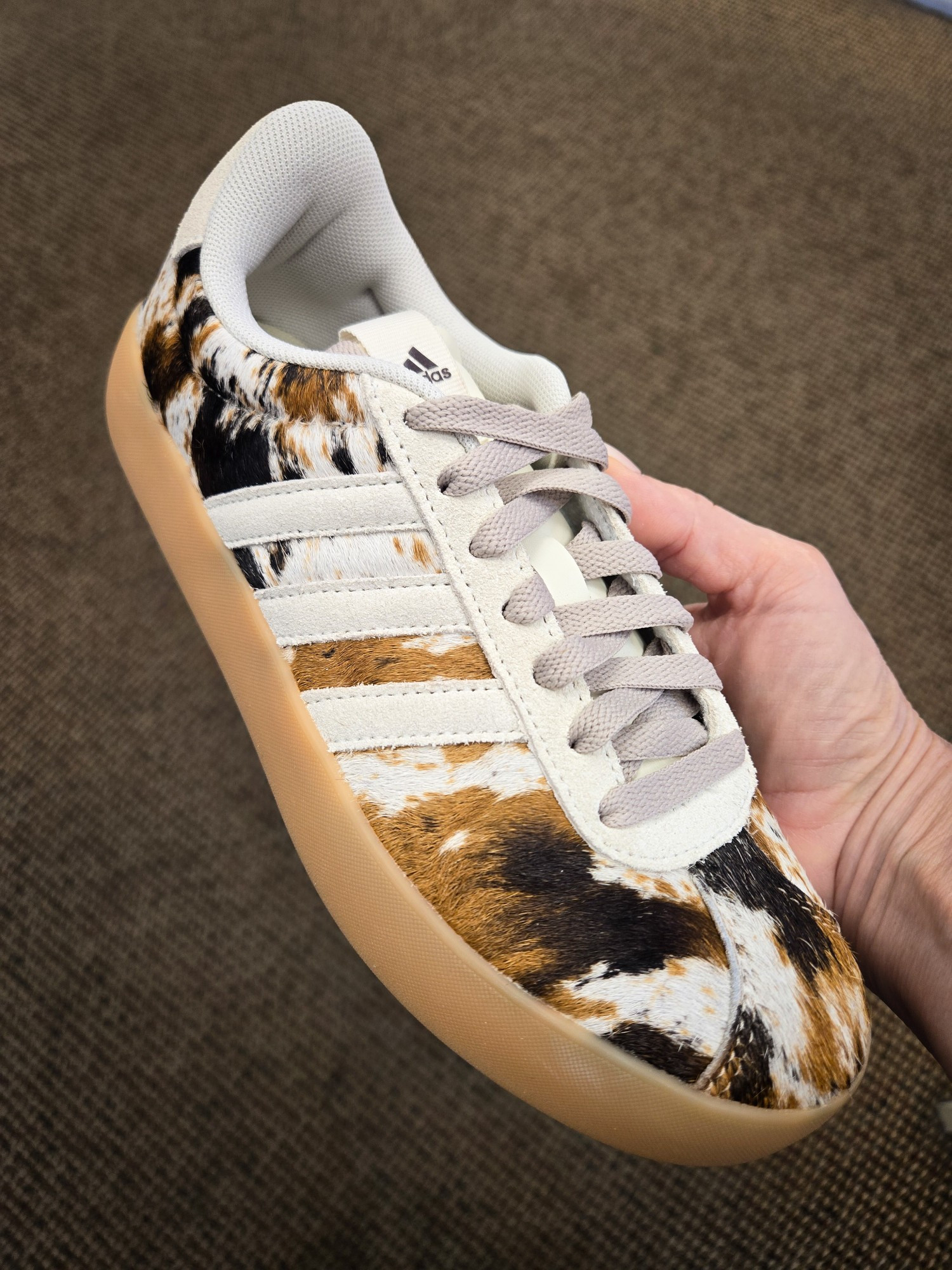 Spotted these Adidas VL Court 3.0 in Mustang ❤️

