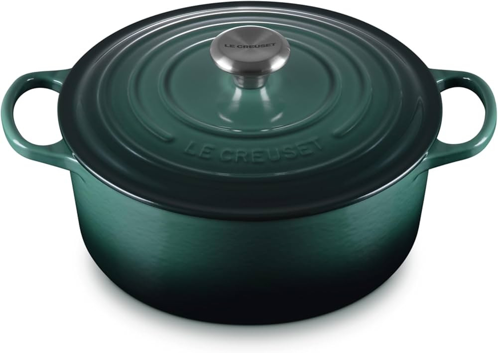 Le Creuset Enameled Cast Iron Signature Round Dutch Oven, 5.5 qt., Artichaut | Amazon (US)