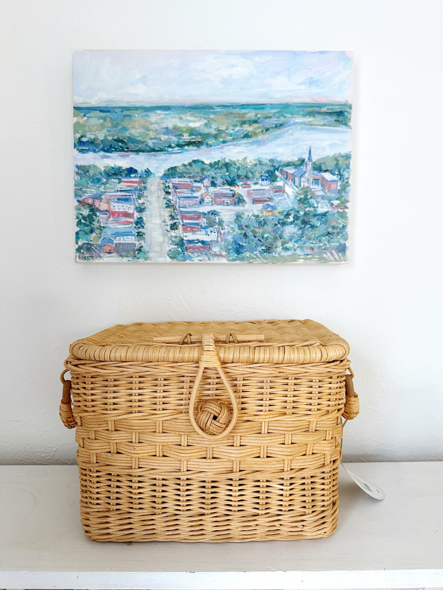 Coastal loving friends these baskets from Threshold x Studio McGee really are beautiful!! And such a good price point 🙌

Rattan basket, woven basket, storage, organization, coastal, coastal decor, coastal details, coastal home, blue and white home