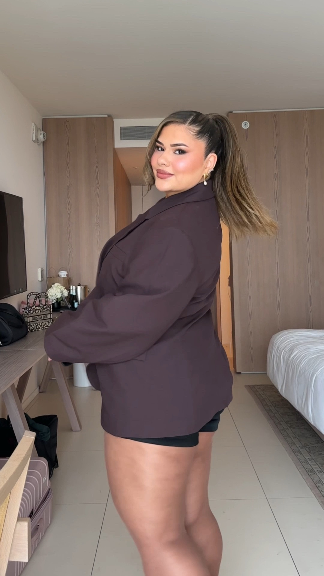 power suit outfit but make it hot 💼💋 wearing size 14 in the blazer, 33 in the shorts under and 3XL in the stockings 

#LTKPetite #LTKSaleAlert #LTKMidsize