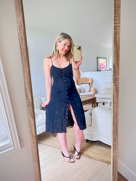 Something so simple & old school Europe chic about this dress! Too bad my mirror was so dirty and made it look spotty ! 

Love this dress - ciao Bella !

#LTKstyletip #LTKtravel #LTKfindsunder50