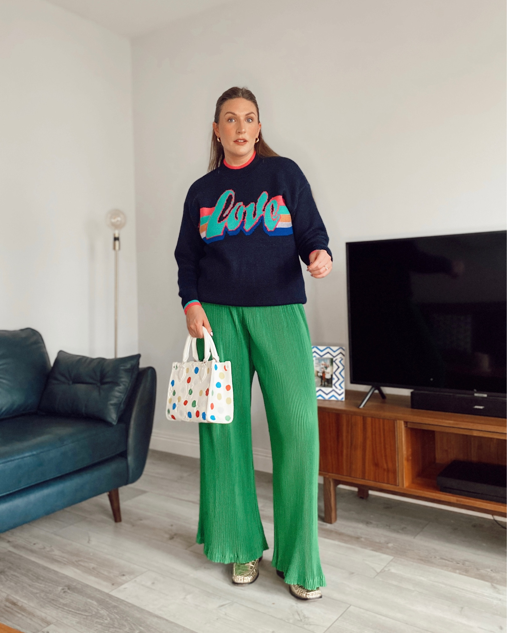 All you need is (a) Love (jumper) ❤️

#LTKHolidaySale #LTKSeasonal #LTKeurope