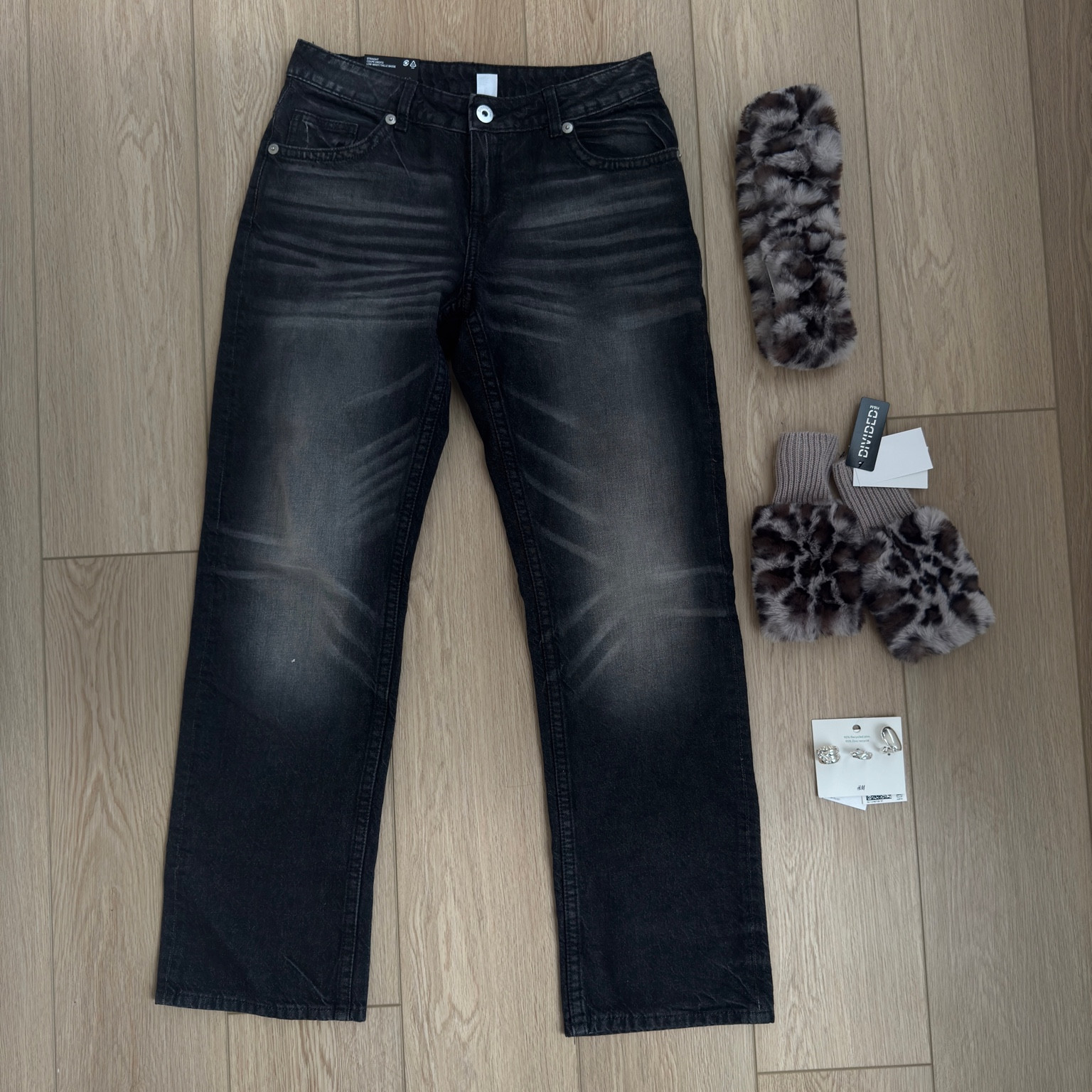 My cyber Monday H&M haul ! Most of the items are currently out of stock, but I did try linking those that are similar!    #hm #haul #hmhaul 

#LTKGiftGuide #LTKFindsUnder100 #LTKStyleTip