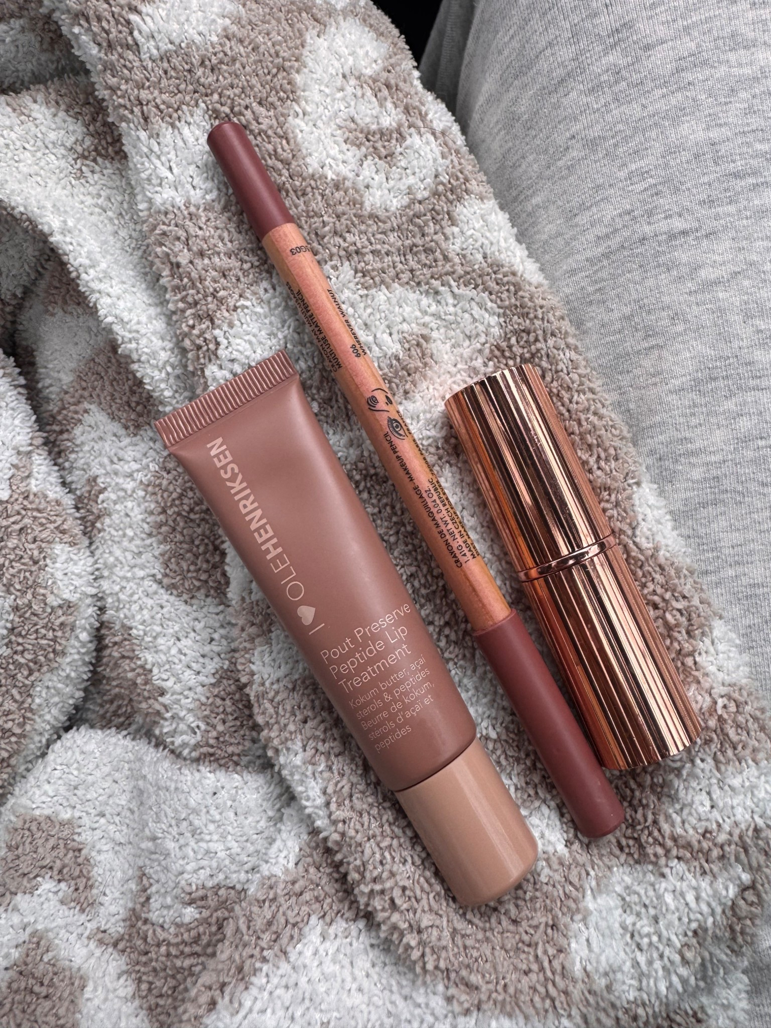 💄 Some of my beauty favs 💄

 ✨
#beautyfavorites #makeuproutine #skincareobsessed #ltkbeauty #everydayglow #beautymusthaves

#LTKBeauty