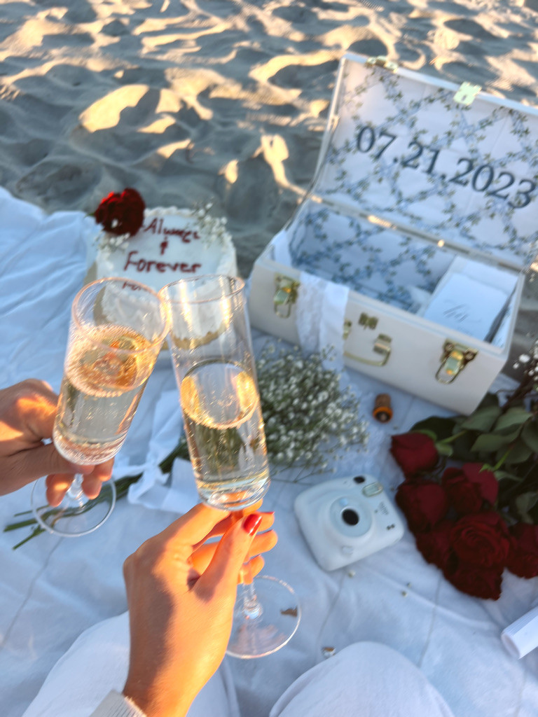 perfect gift for brides to be! #bridal #anniversary #weddinggift #wedding #storagetrunk #vintagetrunk #keepsake #picnic #beachpicnic #weddingvows #christmasgift #christmaspresent #custom #ribbon #customgift

 

 

#LTKGiftGuide #LTKHoliday #LTKWedding