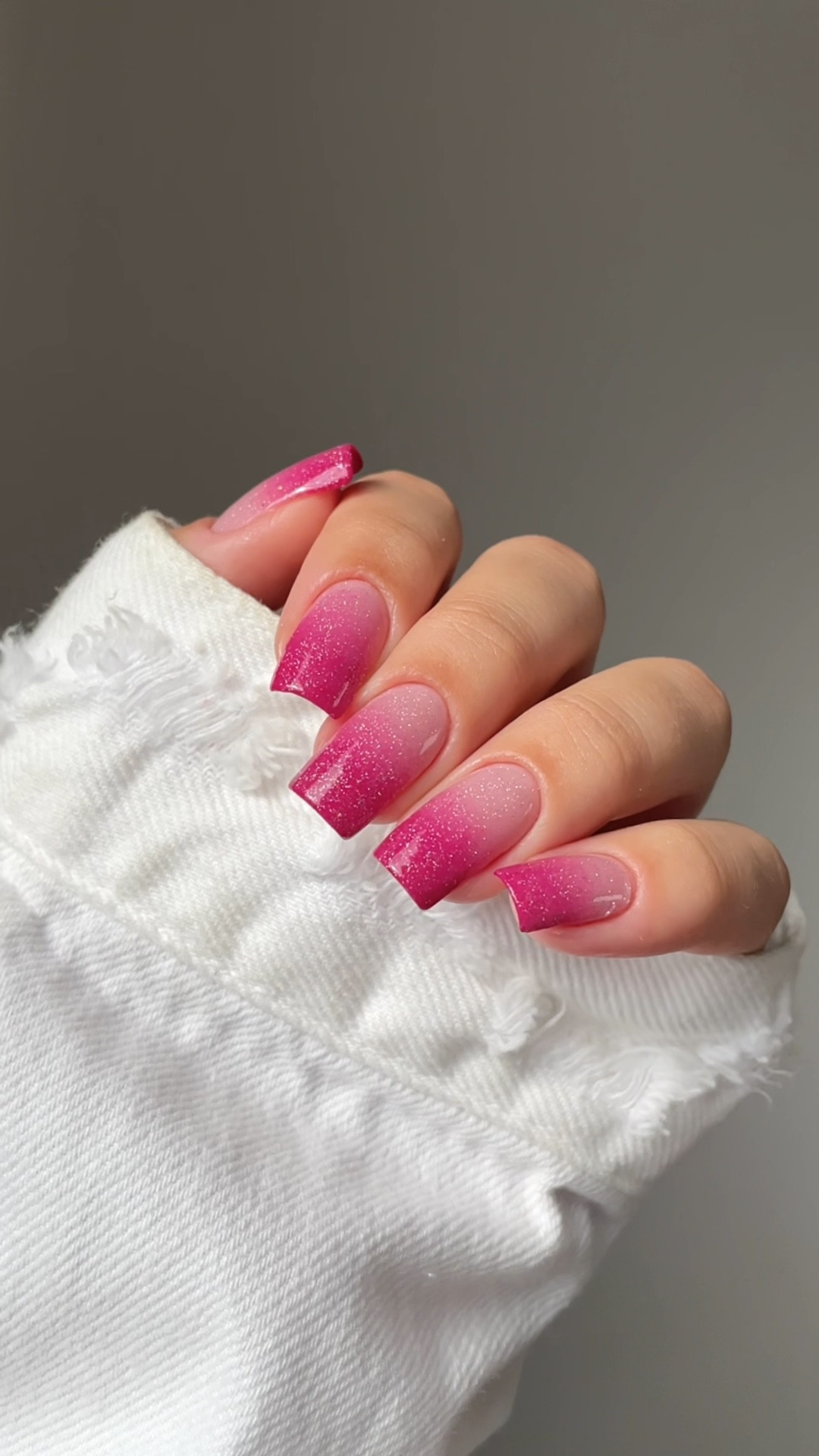 Uma inspiração de unha linda! 

Usei os esmaltes Pétala da Colorama e o Léo mandou flores da Risqué 

Finalizei com o glitter Fé da Nutribomba, mas você pode substituir pelo As mil purpurinas da Risqué 💖

#LTKbrasil #LTKbeauty