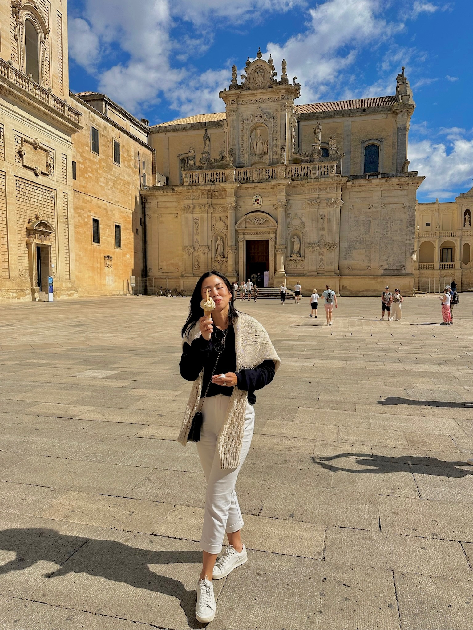 #holidaystyle #vacationstyle #italy #springstyle #europeanstyle #europeanfashion #springfashion #monochromestyle #simplestyle #neutralfashion #neutralstyle #minimaliststyle #quietluxury #stealthwealth 

#LTKTravel
