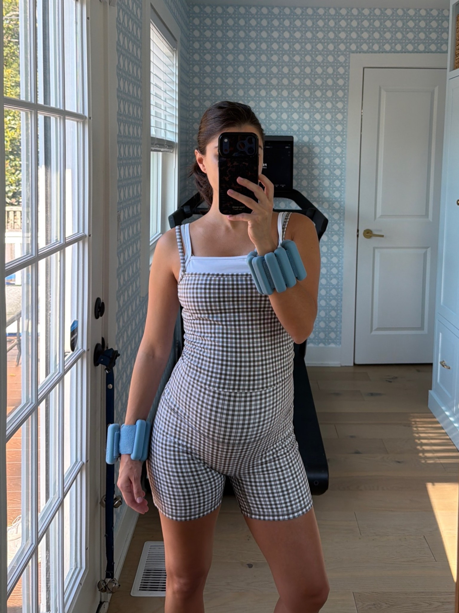 [5/6/26] This workout set is so comfortable with the growing bump. Great for low impact workouts, I’m currently wearing a medium top/bottom at 20 weeks pregnant!