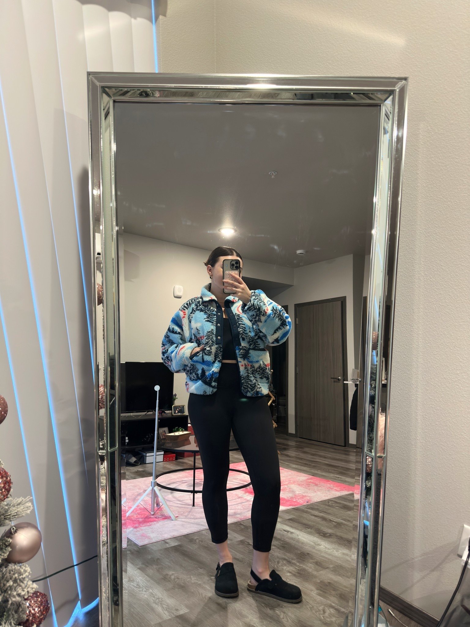 Morning sauna and cold plunge!! Wanted to be comfortable and cozy it’s been so foggy ❄️

I’m wearing a M jacket, size 8 tank and size 10 leggings with size 9 clogs

#LTKfitnessgoals #LTKootd #LTKMidsize