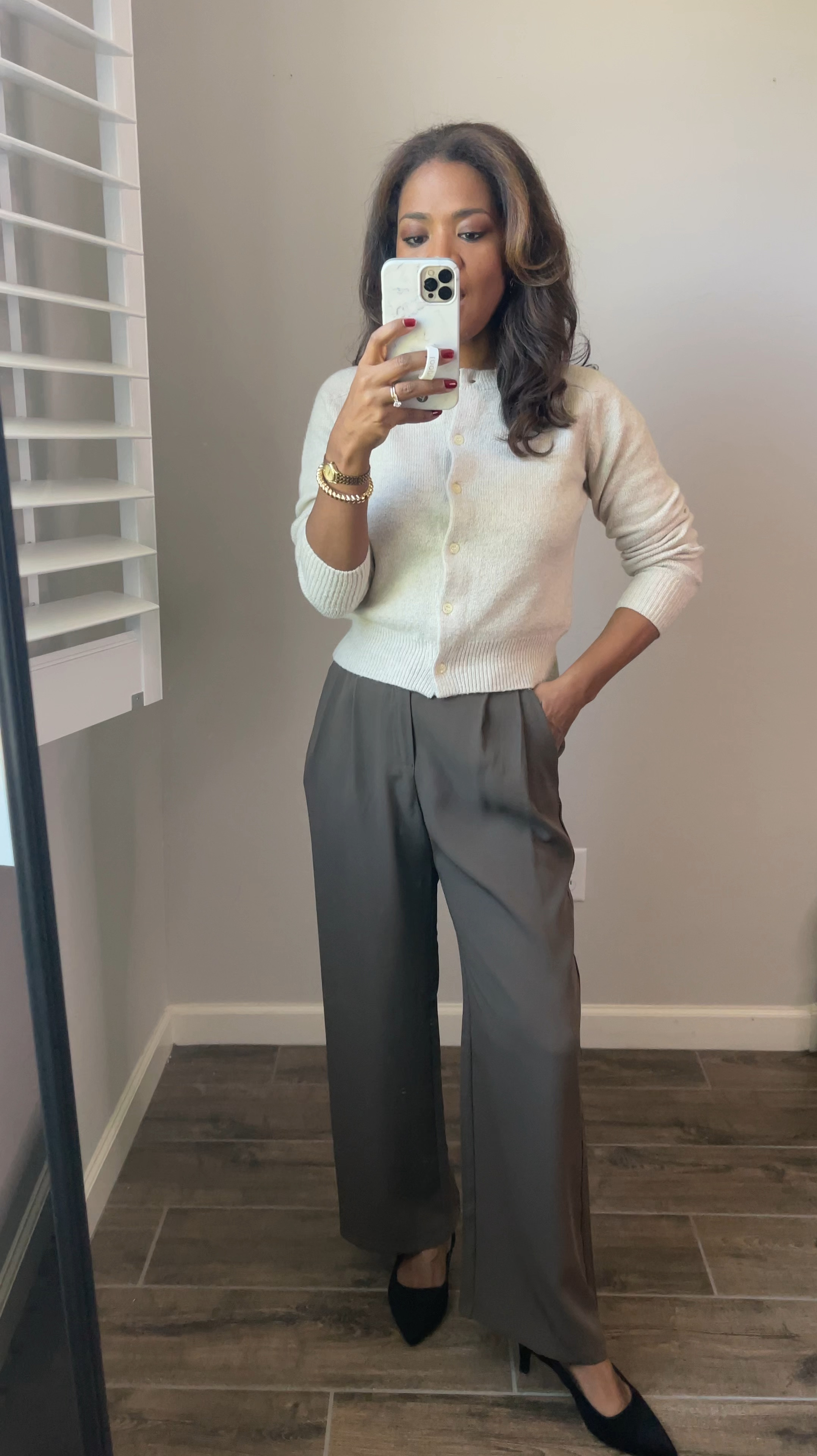 Pants and top are both a size small 

#LTKFindsUnder50 #LTKSeasonal #LTKFindsUnder100