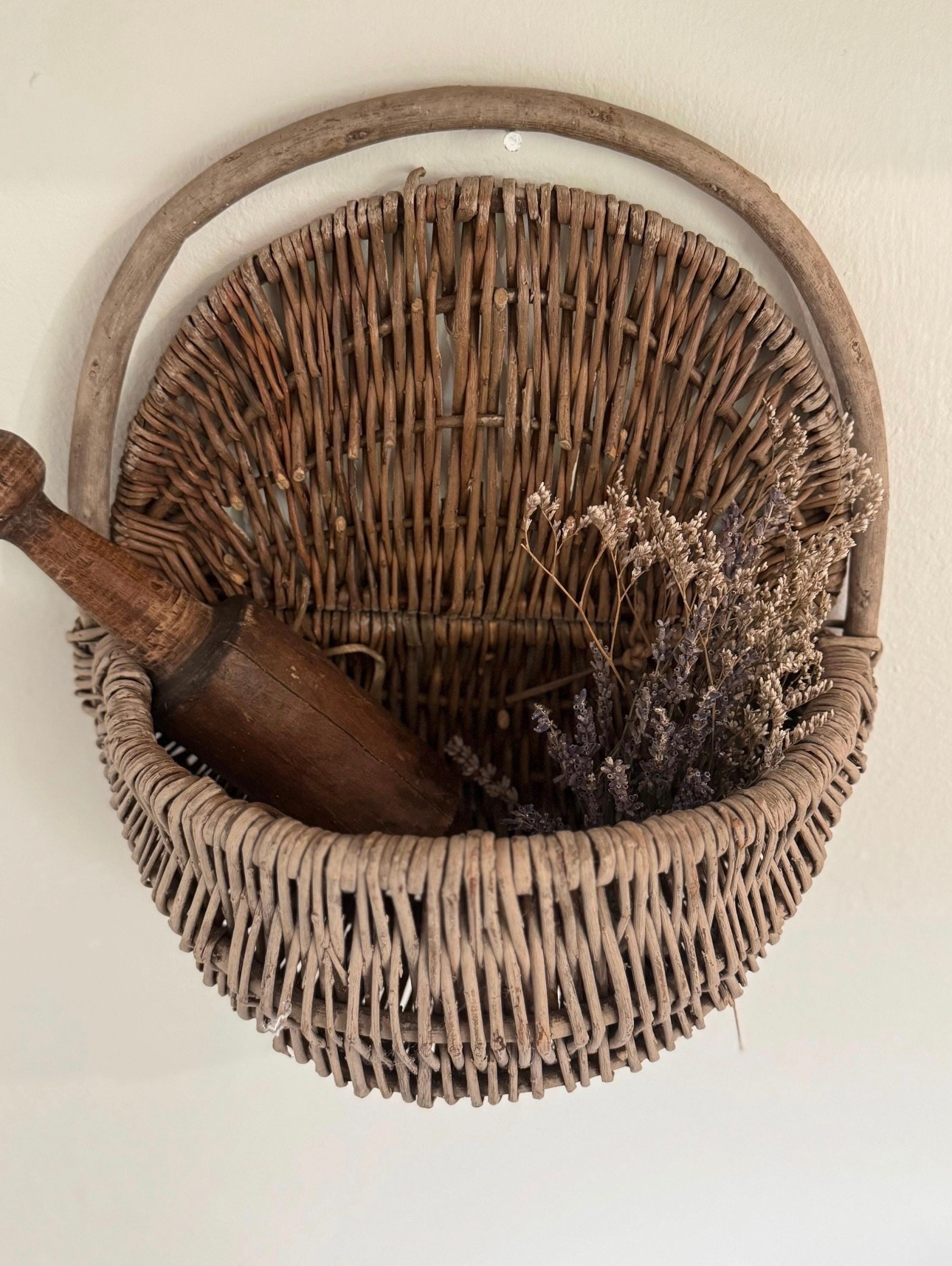 Winter, but spring on my mind 🌿 This woven wall basket is my favorite way to add texture and a ‘collected’ moment—style it with dried lavender or eucalyptus in a kitchen, entryway, or mudroom.

#LTKHome #LTKSeasonal