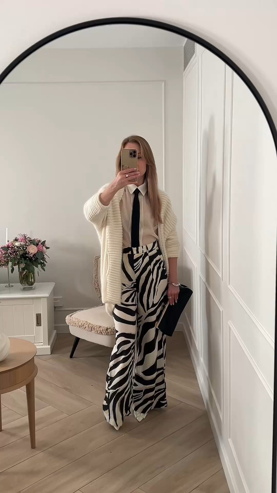Making everyday outfits feel a bit more special ✨ As always -  all in the details 

#elevatedstyle
#chicoutfits
#outfitinspo
#springstyle
#classystyle
#effortlesschic

#LTKeurope #LTKfrance #LTKsummer
