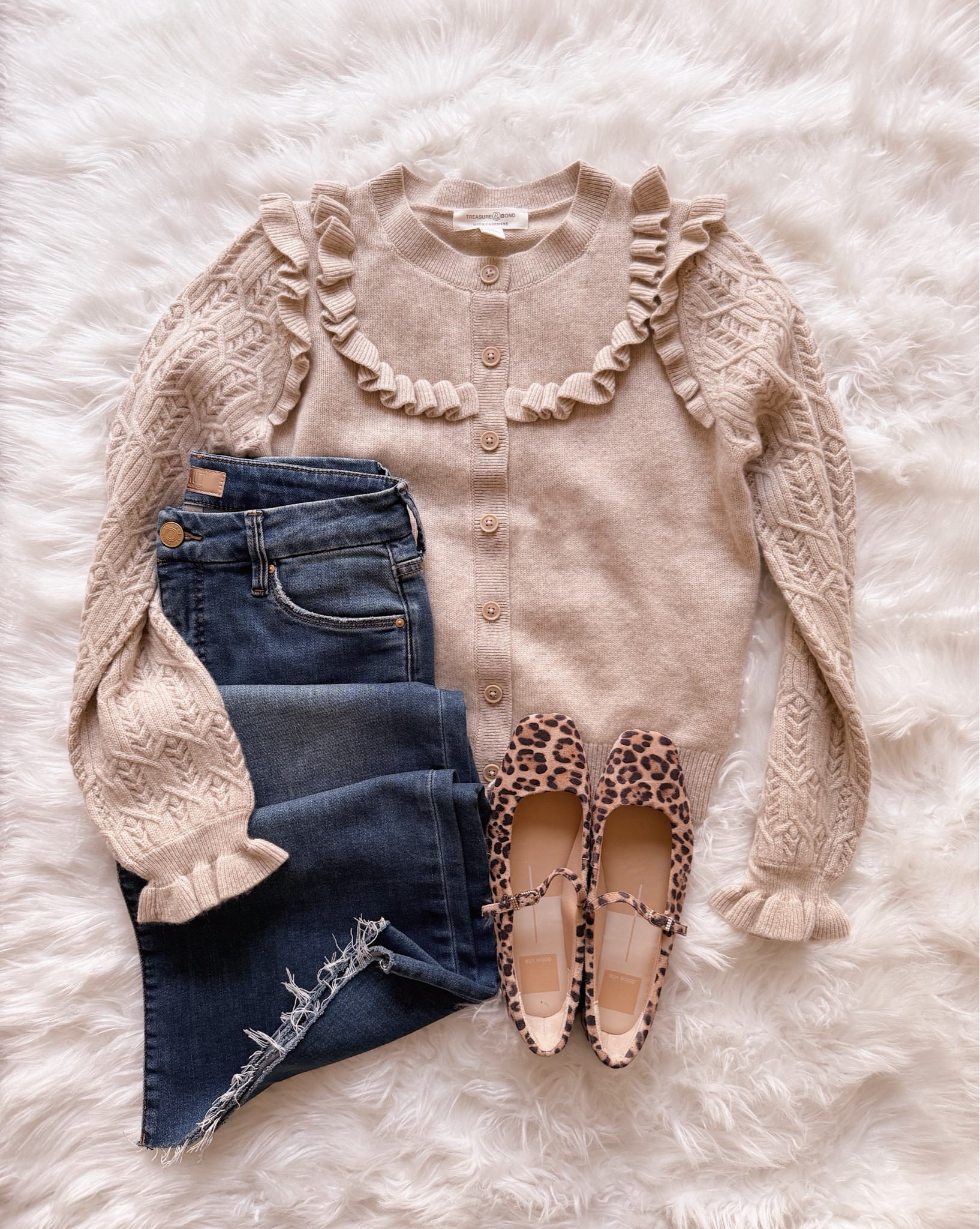 These ruffles have been my go-to lately 🤎 The mix of soft neutrals and leopard flats is my favorite combo for fall. They’re easy, polished, and cozy all at once.

neutral fall outfit, cardigan outfit, leopard flats outfit, fall fashion 2025, classic casual outfit, jeans and sweater outfit, fall wardrobe staples, cozy neutral style, everyday outfits for women over 40

#LTKSeasonal #LTKOver40 #LTKStyleTip