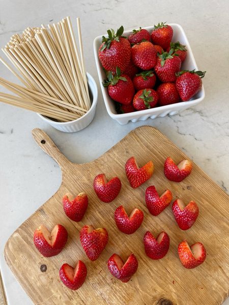 EATS \ heart strawberries pops for Valentine’s Day ❤️❤️❤️

Kitchen
Cooking
Home decor
Amazon 

#LTKparties #LTKhome #LTKfindsunder50