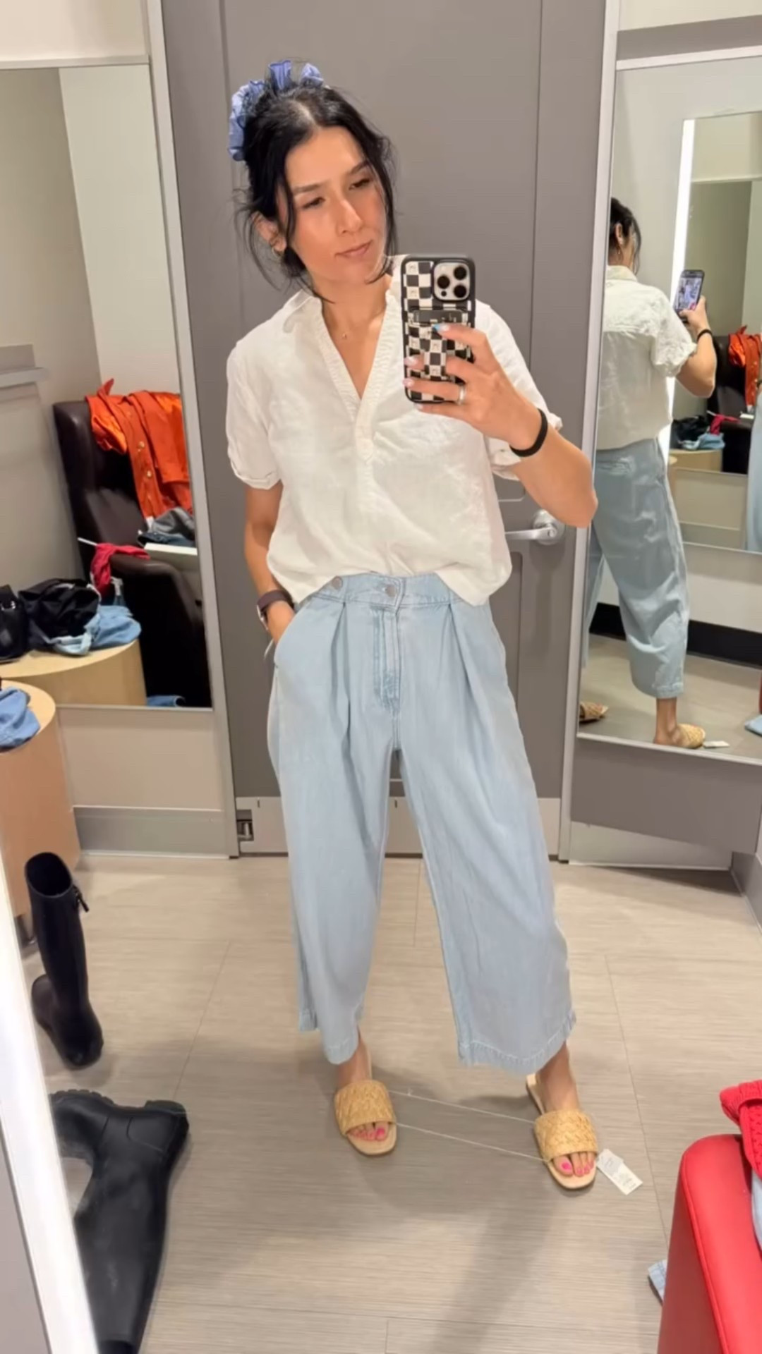 PSA: Your waist exists, babe — stop hiding it under low-rise chaos. 

When shopping for pants, remember the Fashion Rule of Thirds: 1/3 top, 2/3 bottom. Why? Because it’s the cheat code to instantly elongate your legs and snatch your silhouette. ✨

Whether you’re curvy, tall, petite, or somewhere in between — this rule flatters every body. High-rise pants = leg-lengthening magic. 🔥

Shop smarter, not harder. Your legs deserve their runway moment. 💃💁‍♀️

#targetfinds #targetdeals #targetdoesitagain #WomensStyleTips #ootd #styletips #AffordableFashionFinds #SummerWardrobe #HighWaistedPants #StyleOnABudget #WomensFashion #LegsForDays #ShoppingTips #BodyPositiveFashion #SummerStyle2025 #FashionHack #StyleInspo #PetiteStyle #CurvyStyle #OOTDideas #TrendyAndAffordable #ElevatedStyle #affordablefashion #momstyle #summerlook